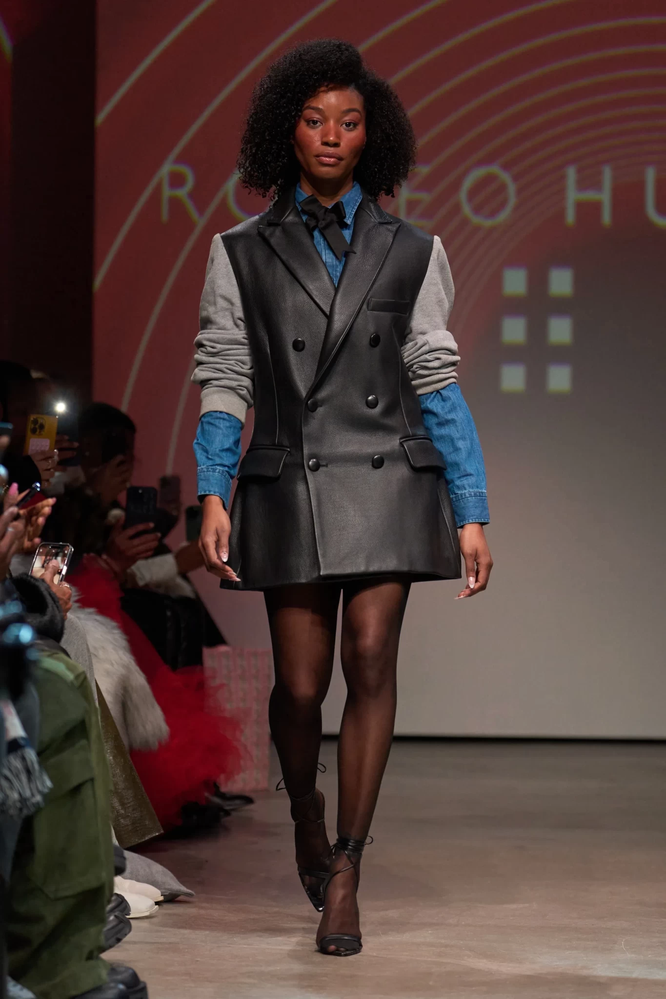 00016-romeo-hunte-fall-2025-ready-to-wear-credit-gorunwayjpg.webp