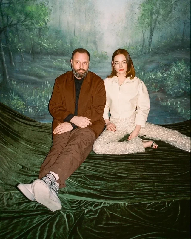 yorgos-lanthimos-and-emma-stone-photographed-by-chantal-v0-f0h4snzlpyjc1.webp