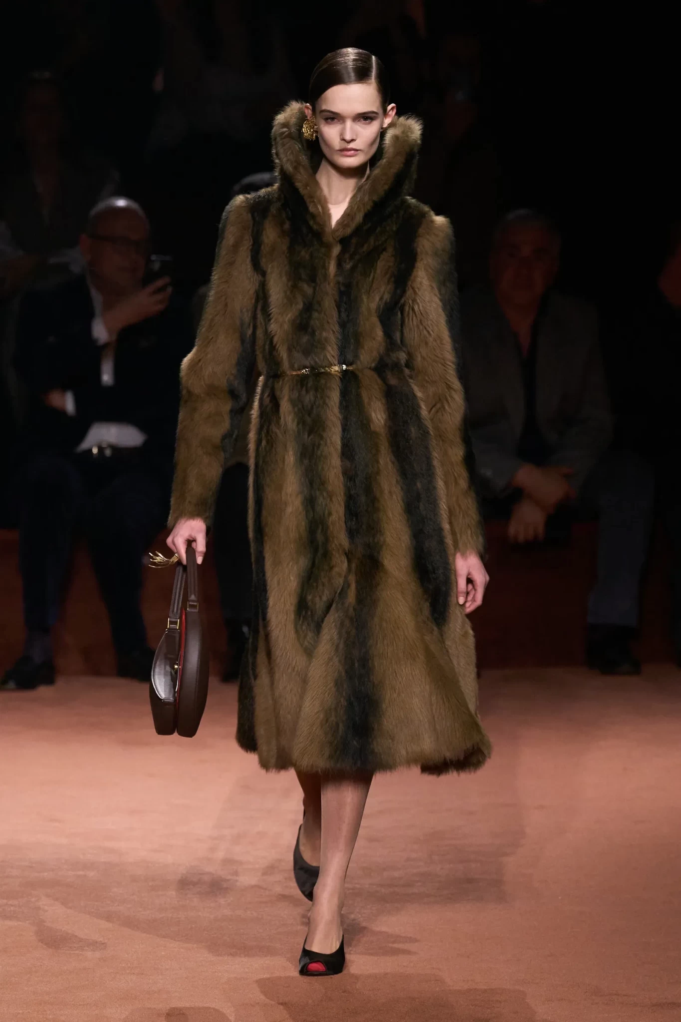 00001-fendi-fall-2025-ready-to-wear-credit-gorunway.webp