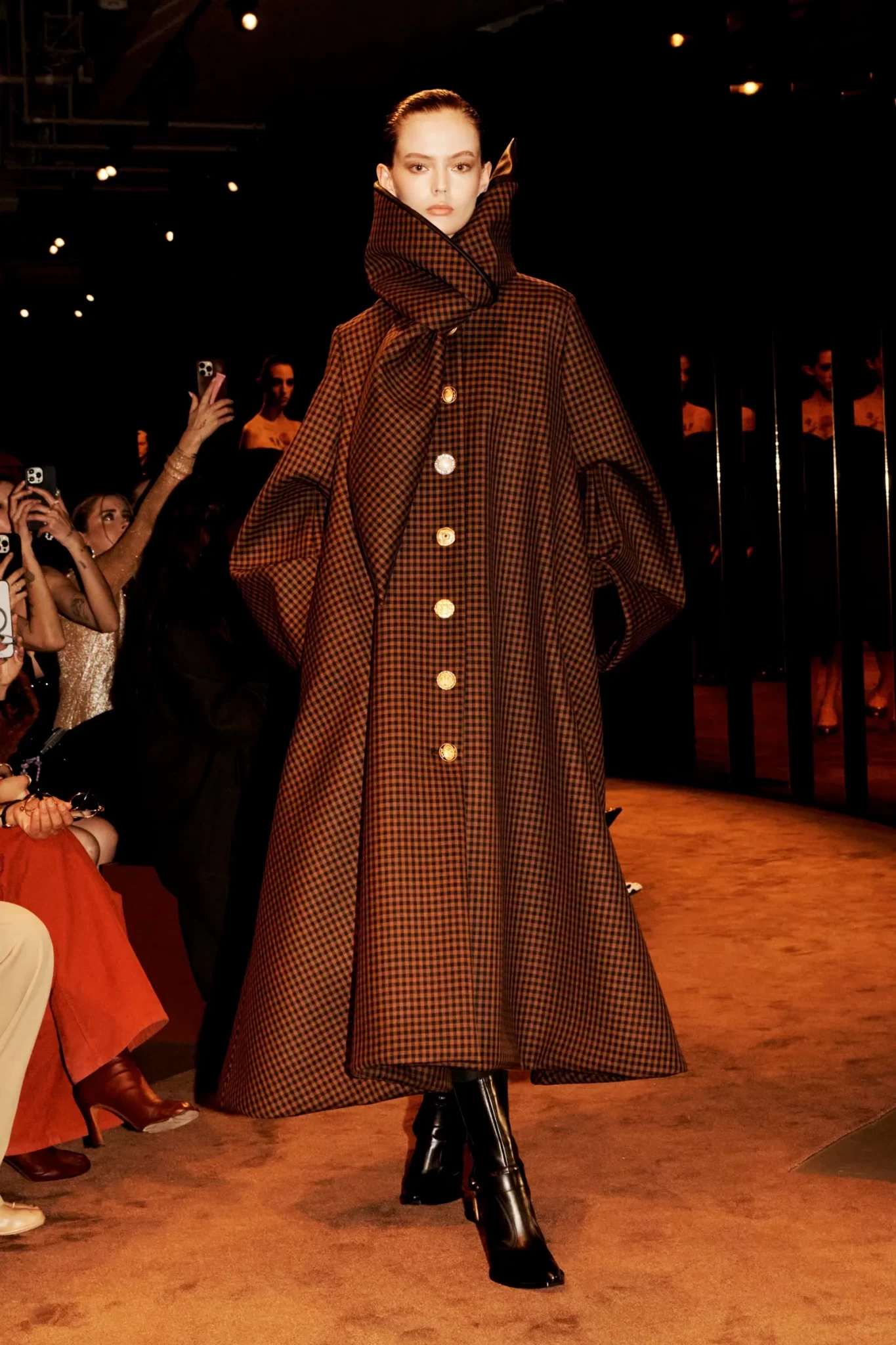 00008-schiaparelli-fall-2025-ready-to-wear-credit-brand.webp