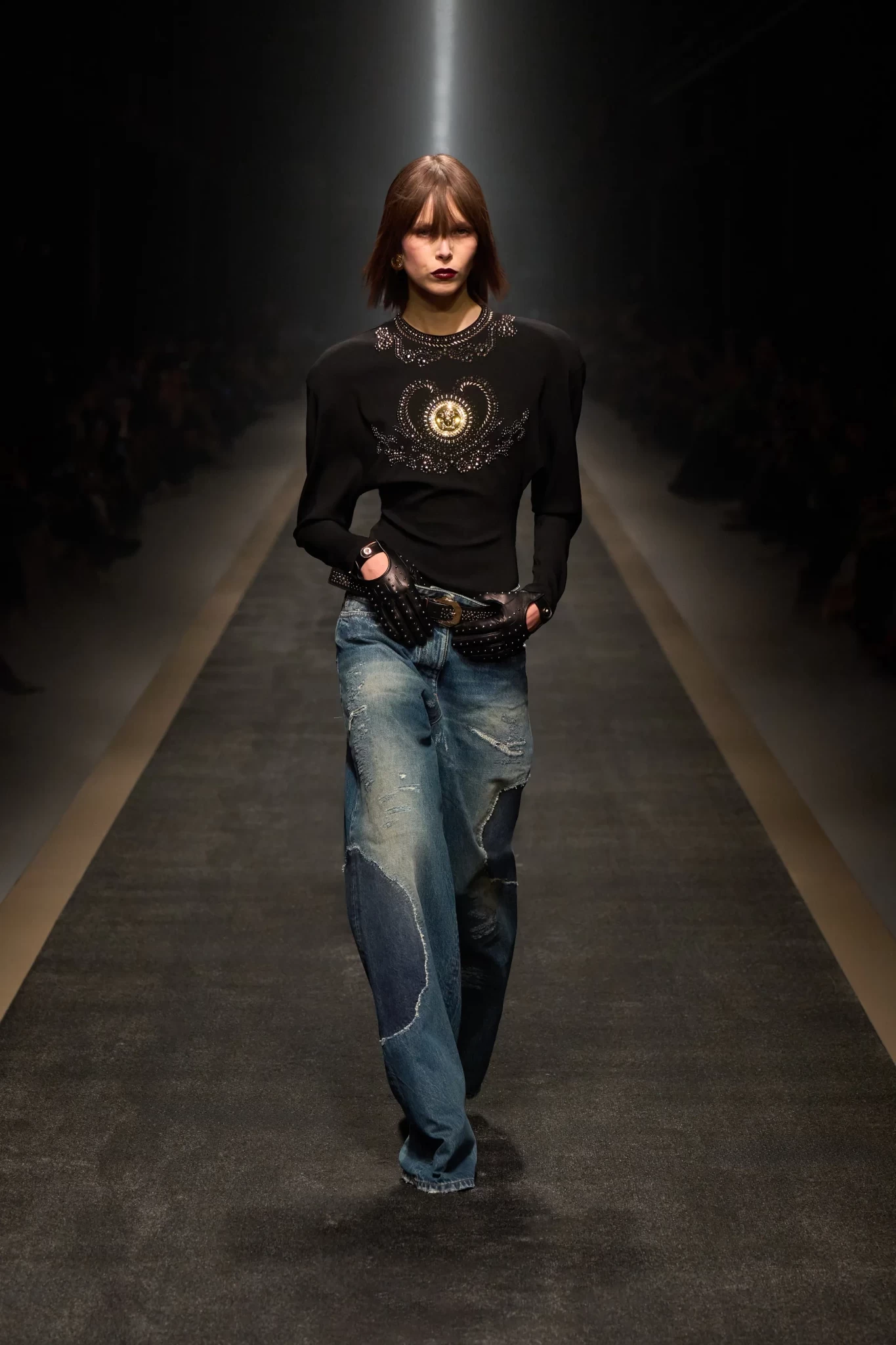 00019-versace-fall-2025-ready-to-wear-credit-gorunway.webp