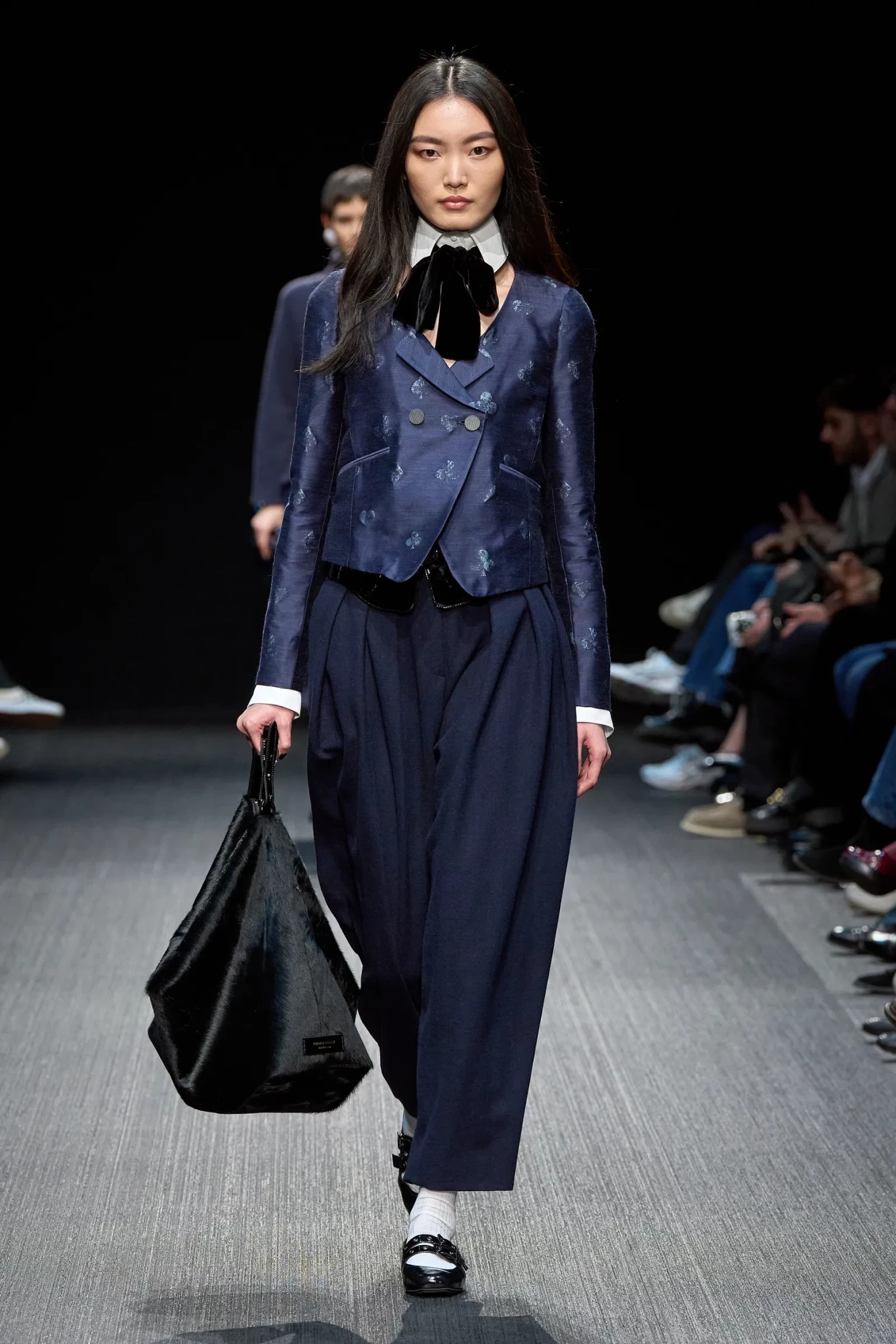 00020-emporio-armani-fall-2025-ready-to-wear-credit-gorunway.webp