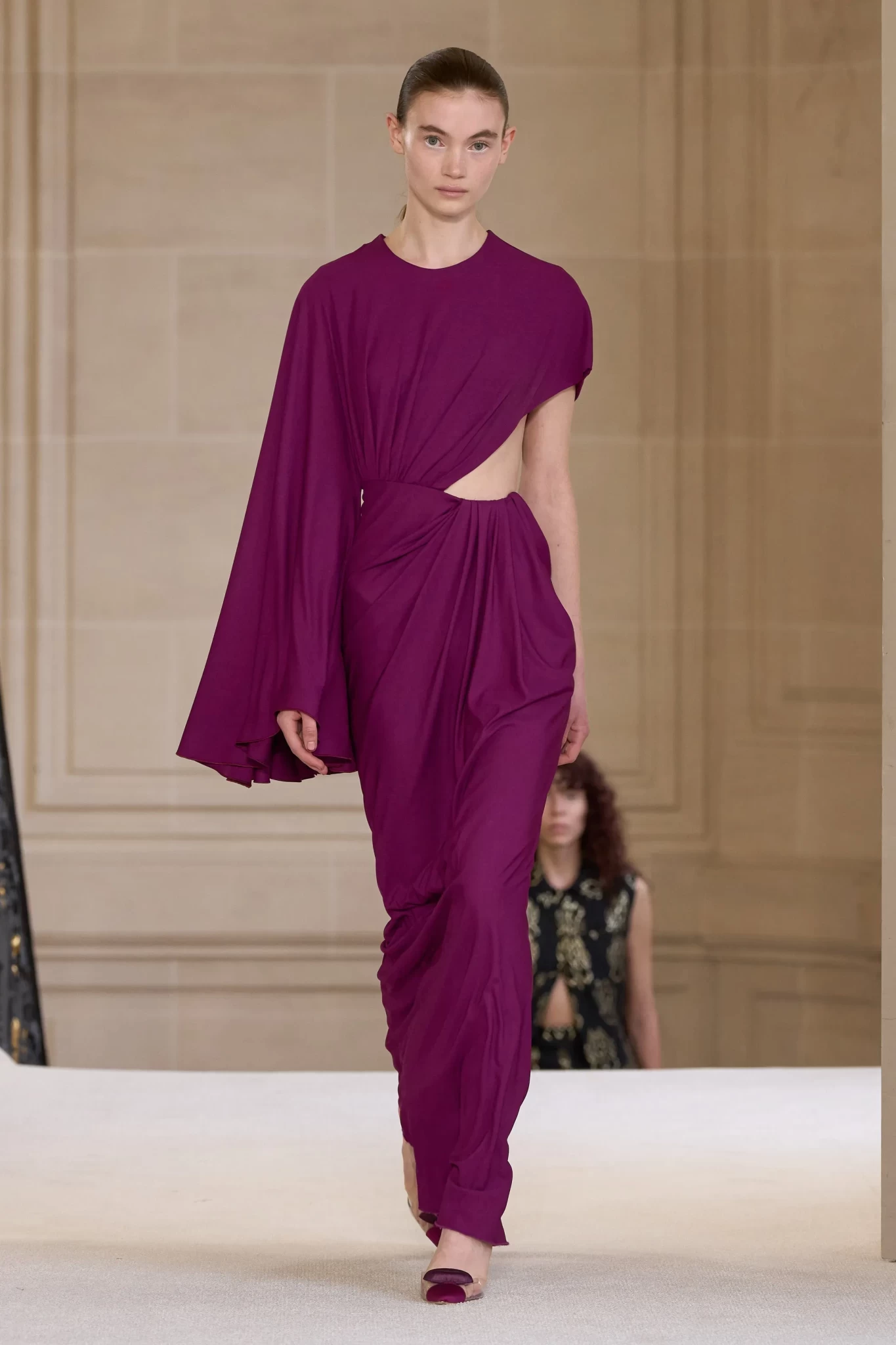 00044-giambattista-valli-2025-ready-to-wear-credit-gorunway.webp