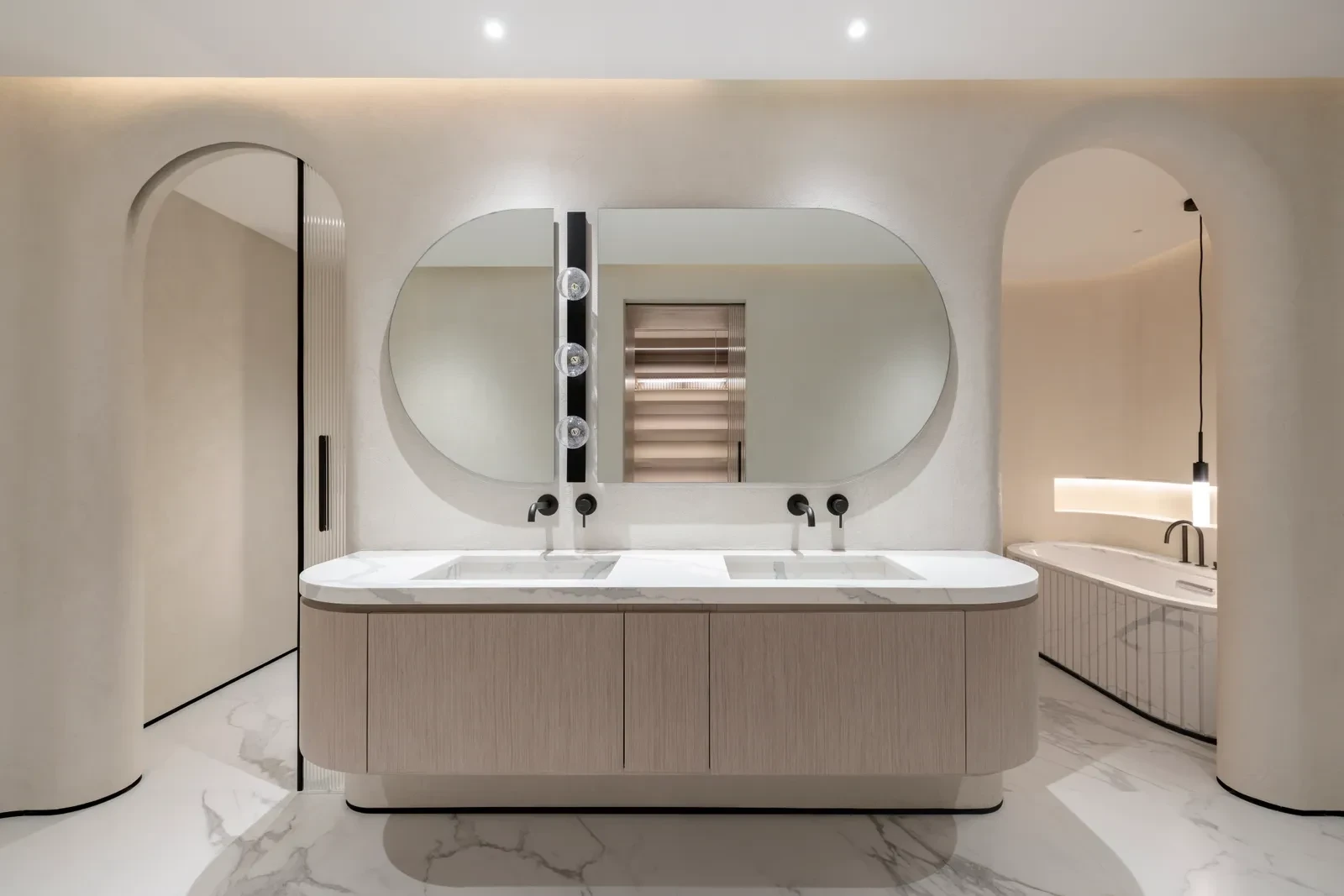 ltv-master-bath-02jpg.webp