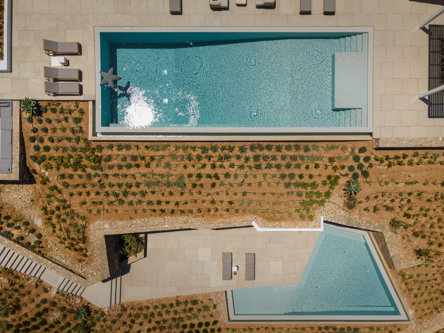 tsolakisarchitects-antiparosvillas-final-75-medium-1536x1152-6y1Zn.jpg