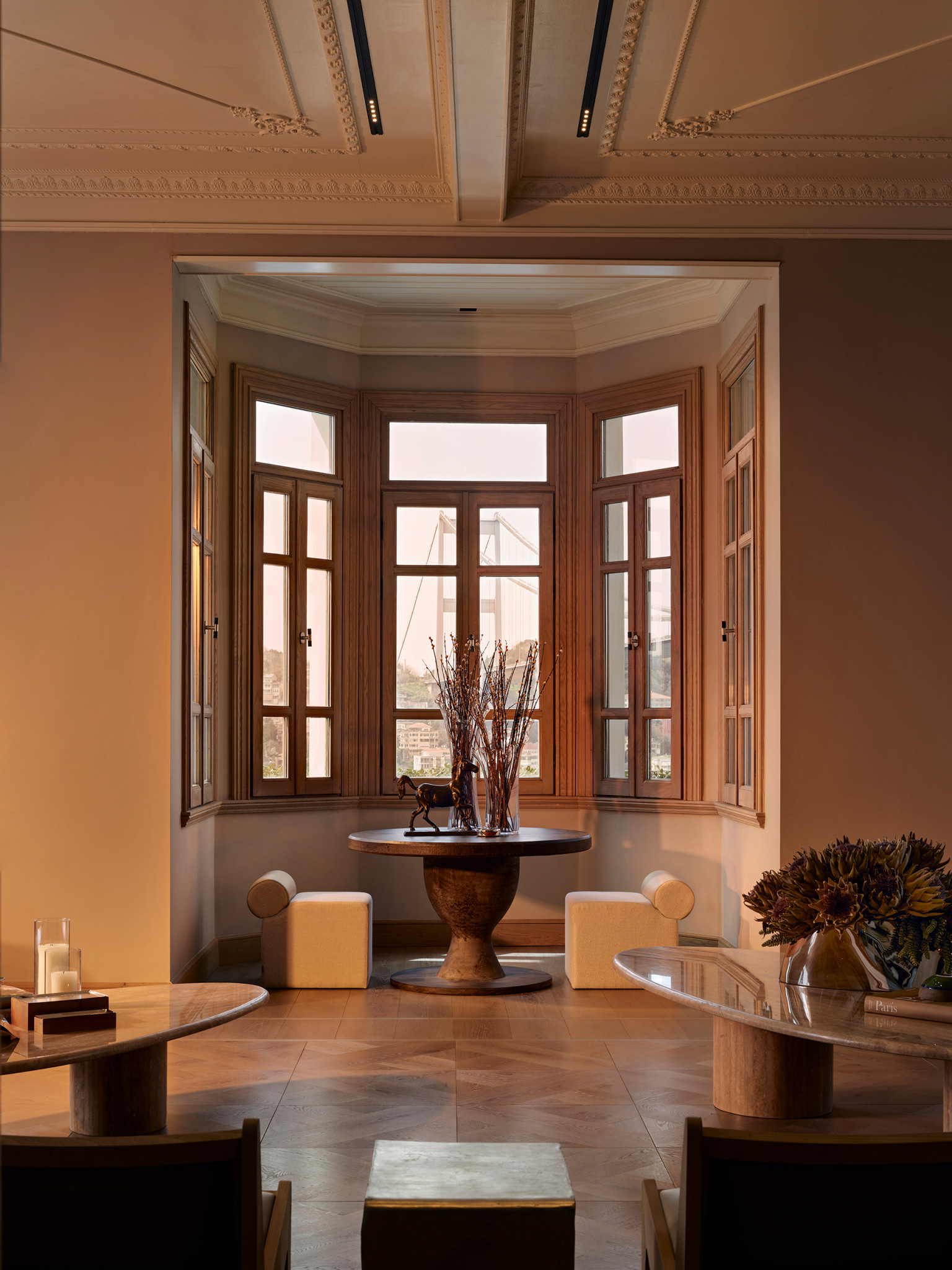 apr-escapefromsofa-181-house-31654.jpg