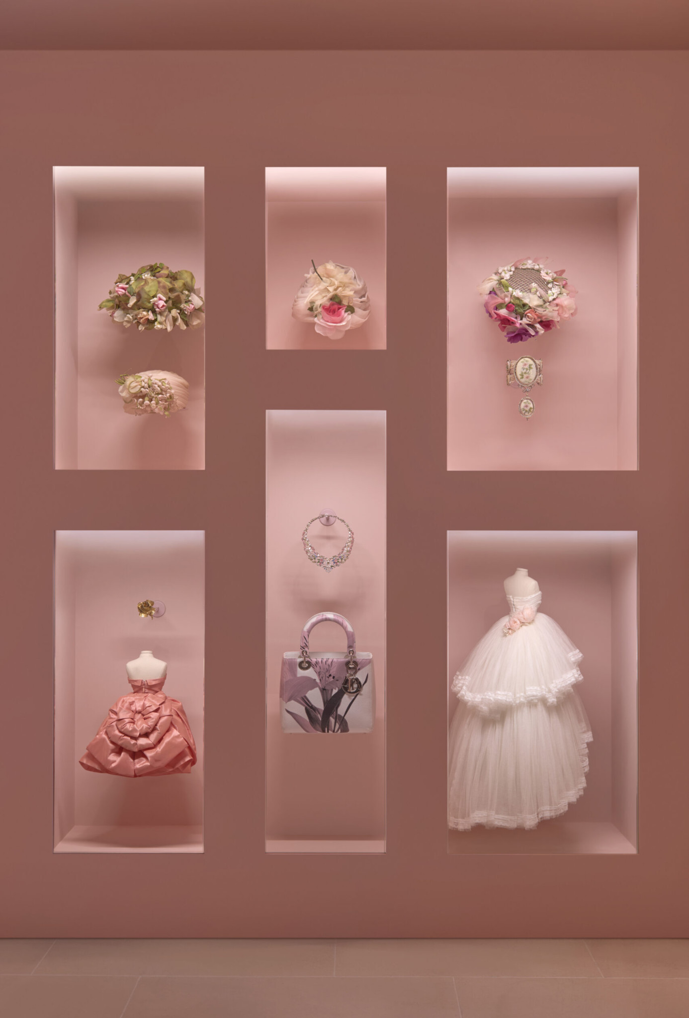 lac-2025spring-exhibitions-dior-cg-061-tg-v2-scaled-e1748447476146.jpg