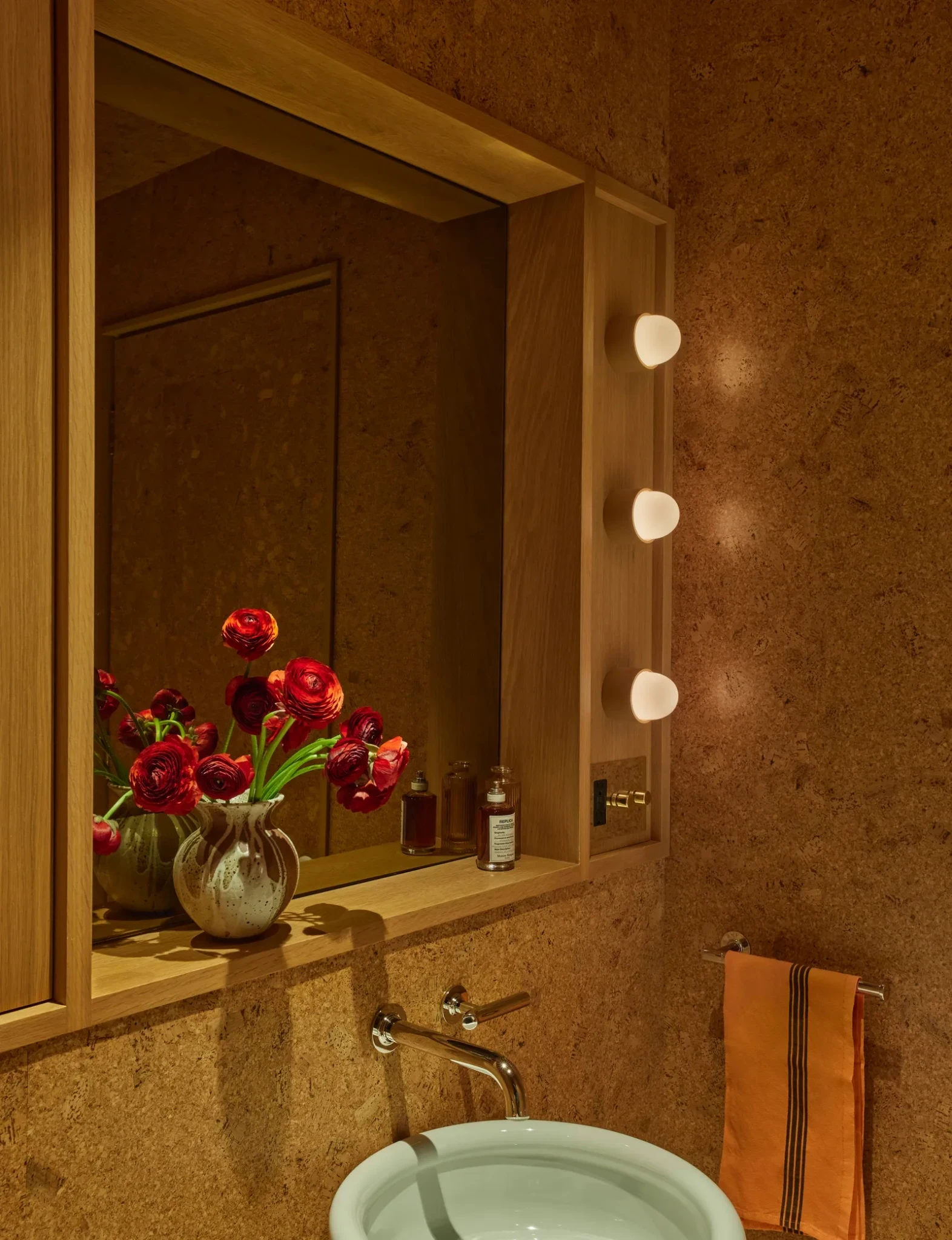 andandand-02112025-0213-v1-lightjpg.webp