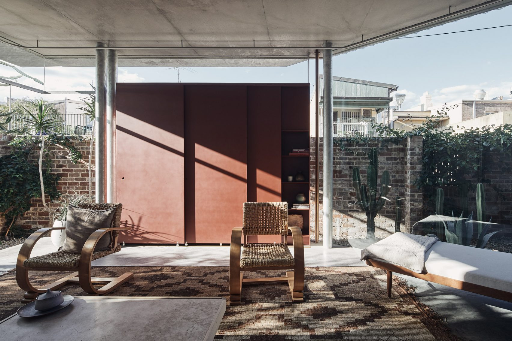 bismarck-house-adnrew-burges-architects-bondi-sydney-dezeen-2364-col-9-1704x1136.jpg