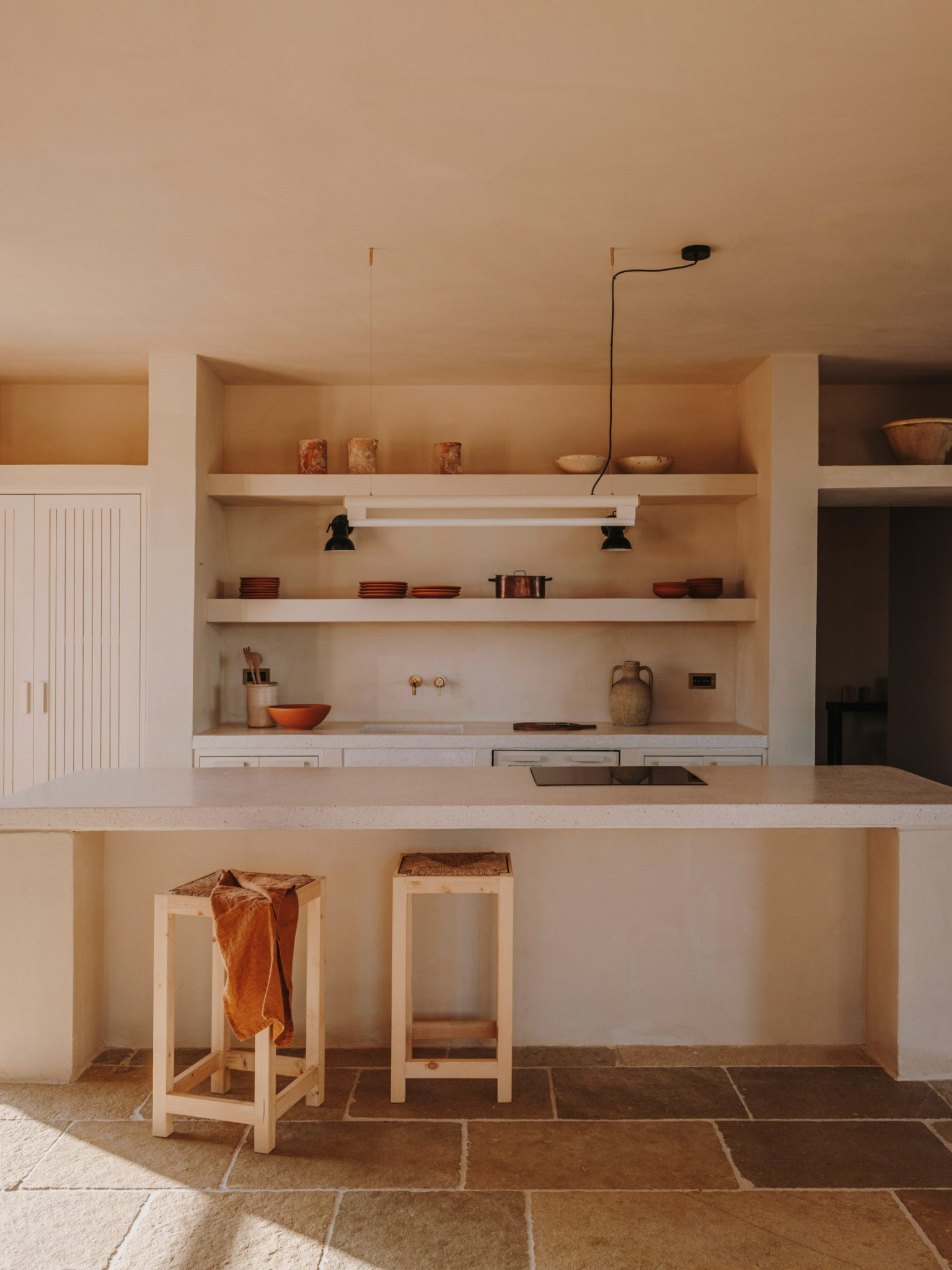 casa-maiora-andrew-trotter-architecture-italy-houses-villas-puglia-dezeen-2364-col-10-1704x2272.jpg