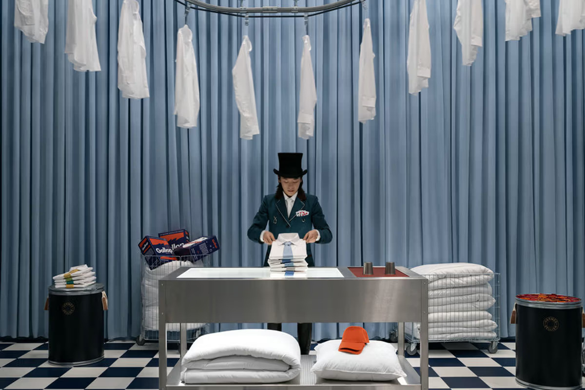 https-hypebeastcom-image-2025-06-18-mystery-grooms-hermes-interactive-installation-new-york-pier-36-005-2.jpg