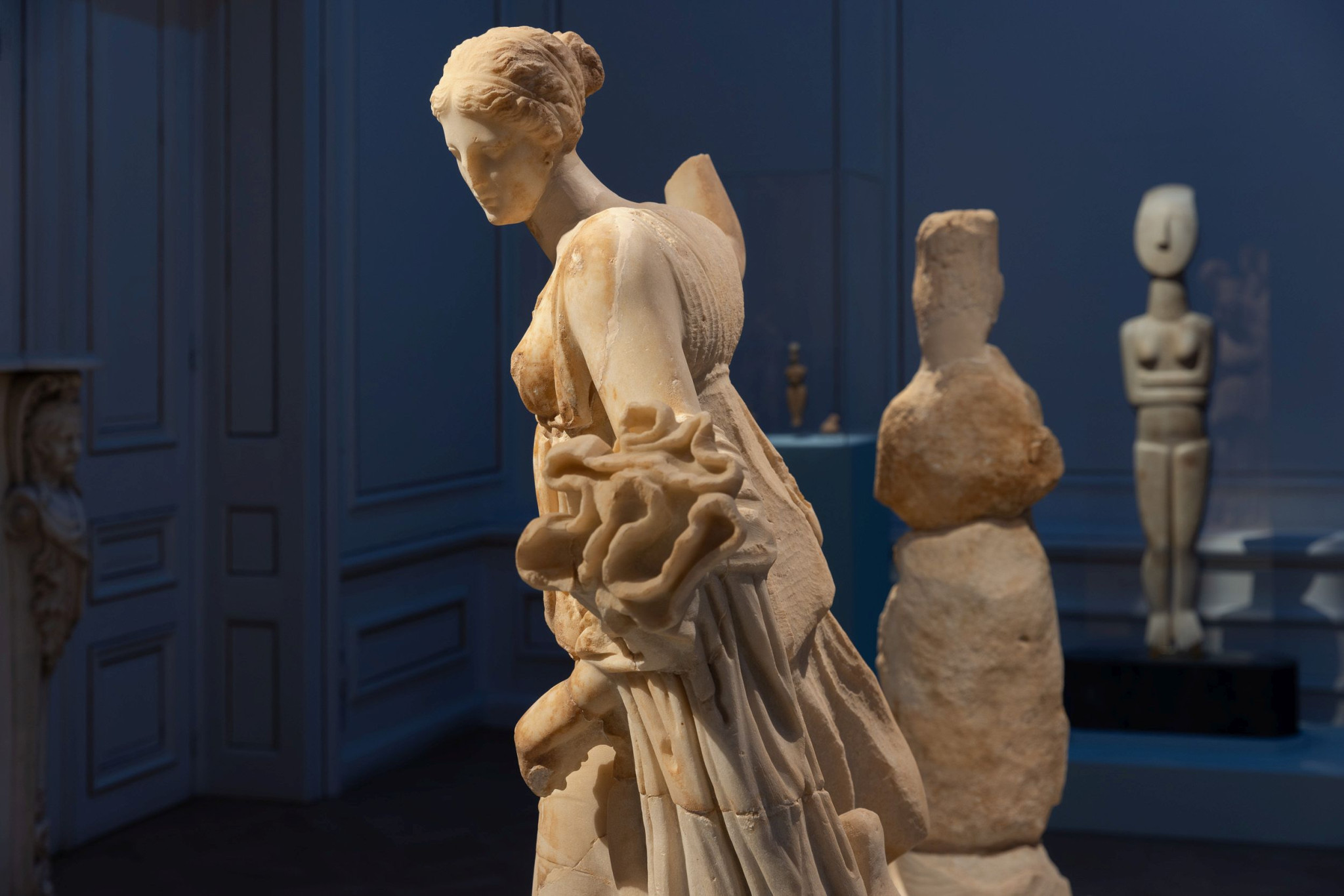 marmarino-sympleghma-artemis-kai-elafiou-150-100-px-arkhaiologhiko-moysio-diloy-paris-tavitian-moysio-kikladikis-tekhnis.jpg