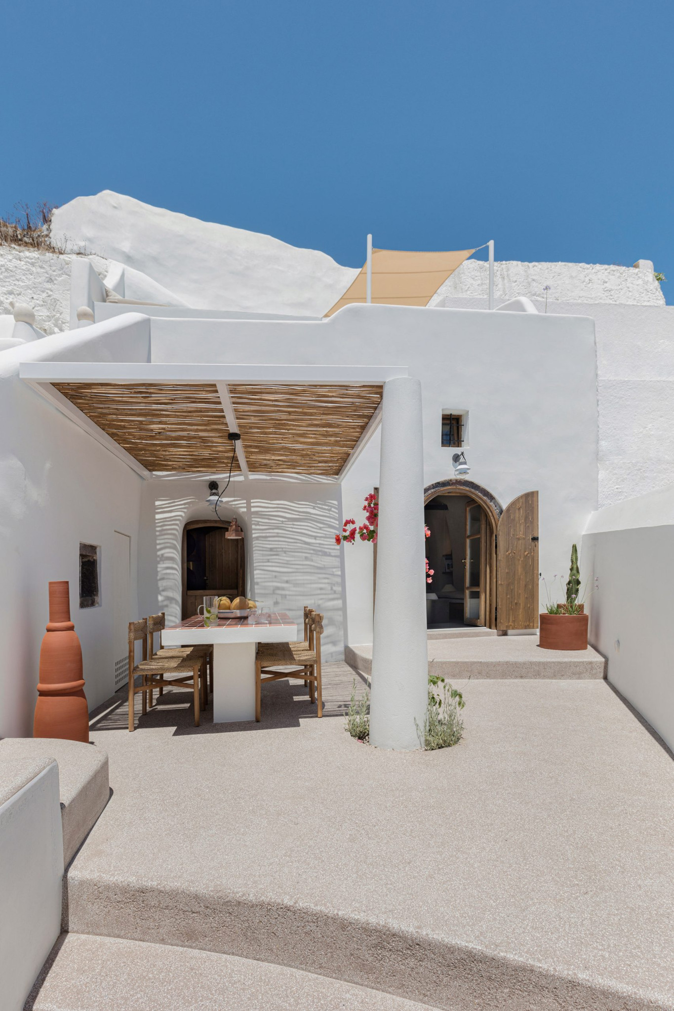 summer-house-in-mesaria-kapsimalis-architects-greece-dezeen-2364-col-2-1704x2556-wlmWh.jpg