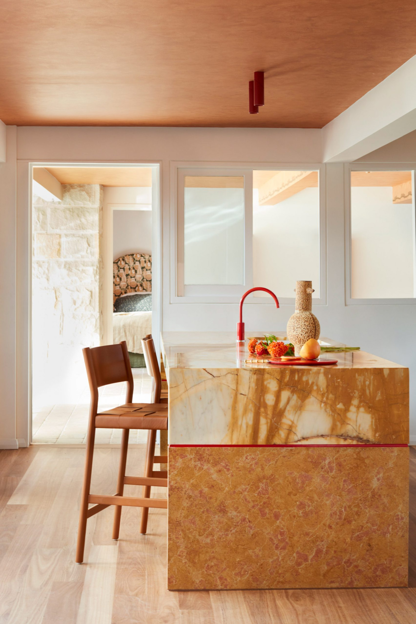 ysg-palm-beach-house-sydney-dezeen-2364-col-17-1704x2556-F2nYo.jpg