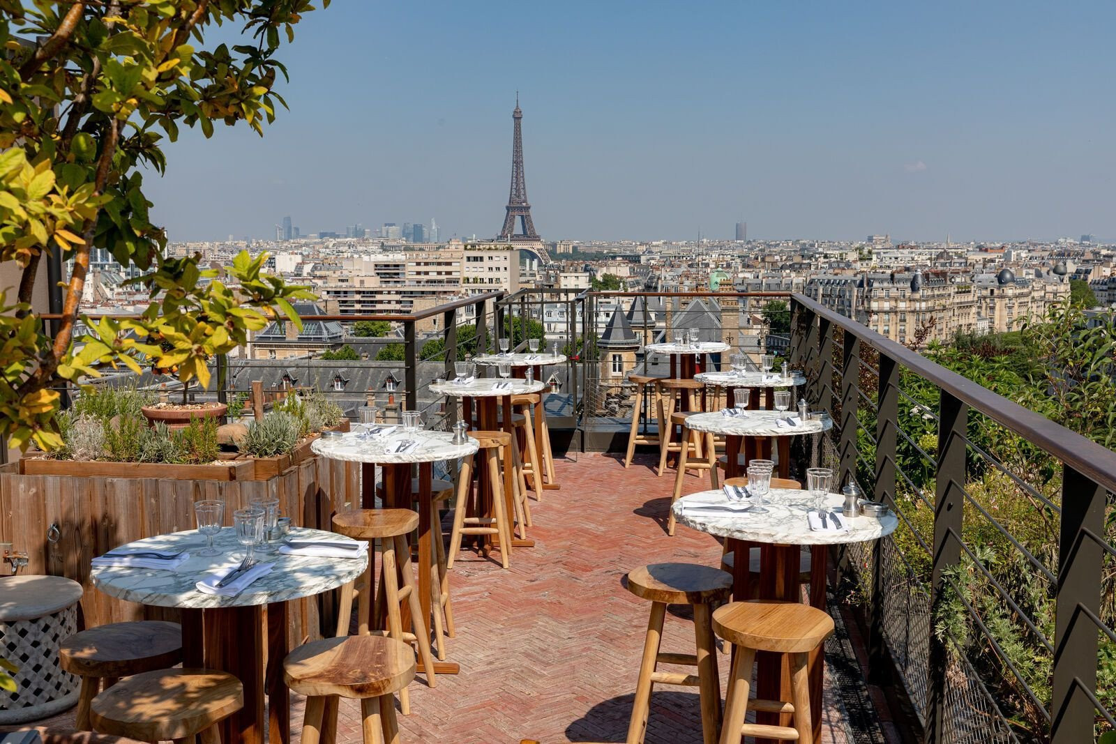digital20bd-tables-villam-rooftop-230614-04jpgwebp.jpeg