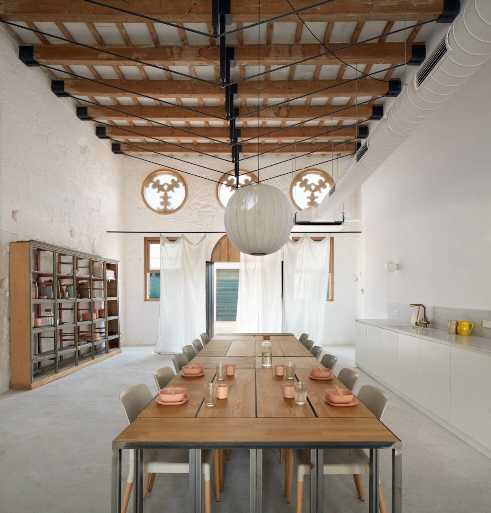 interior-design-artchimboldi-menorca-emma-marti-marti-arcquitectura-spain-4-artchimboldi-17-980x1024.jpg