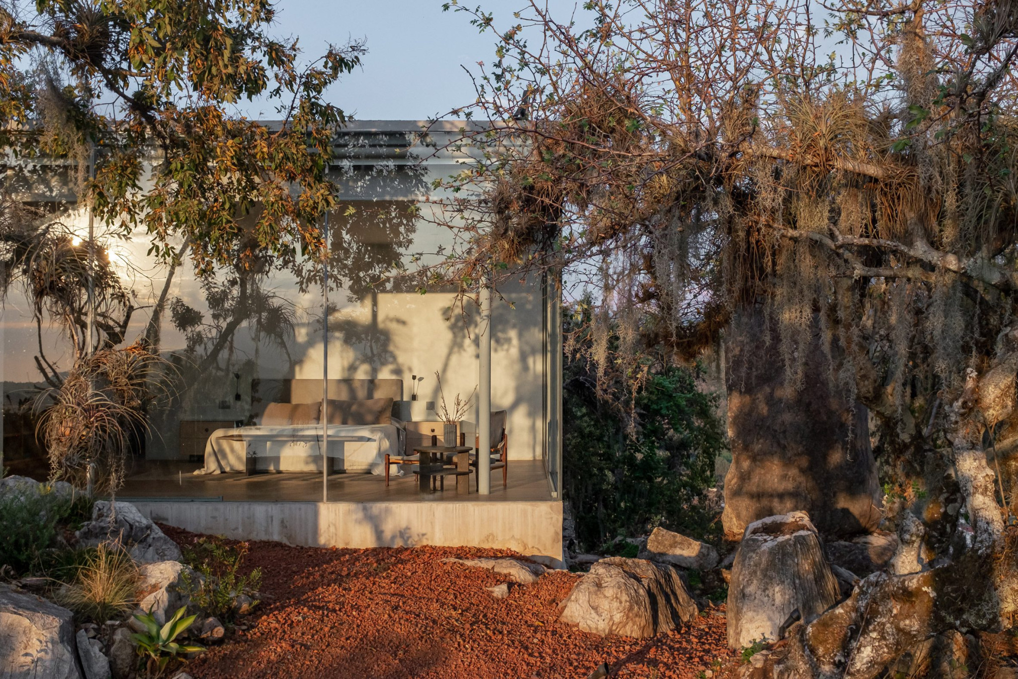 las-rocas-ignacio-urquiza-ana-paula-de-alba-dezeen-2364-col-15.jpg
