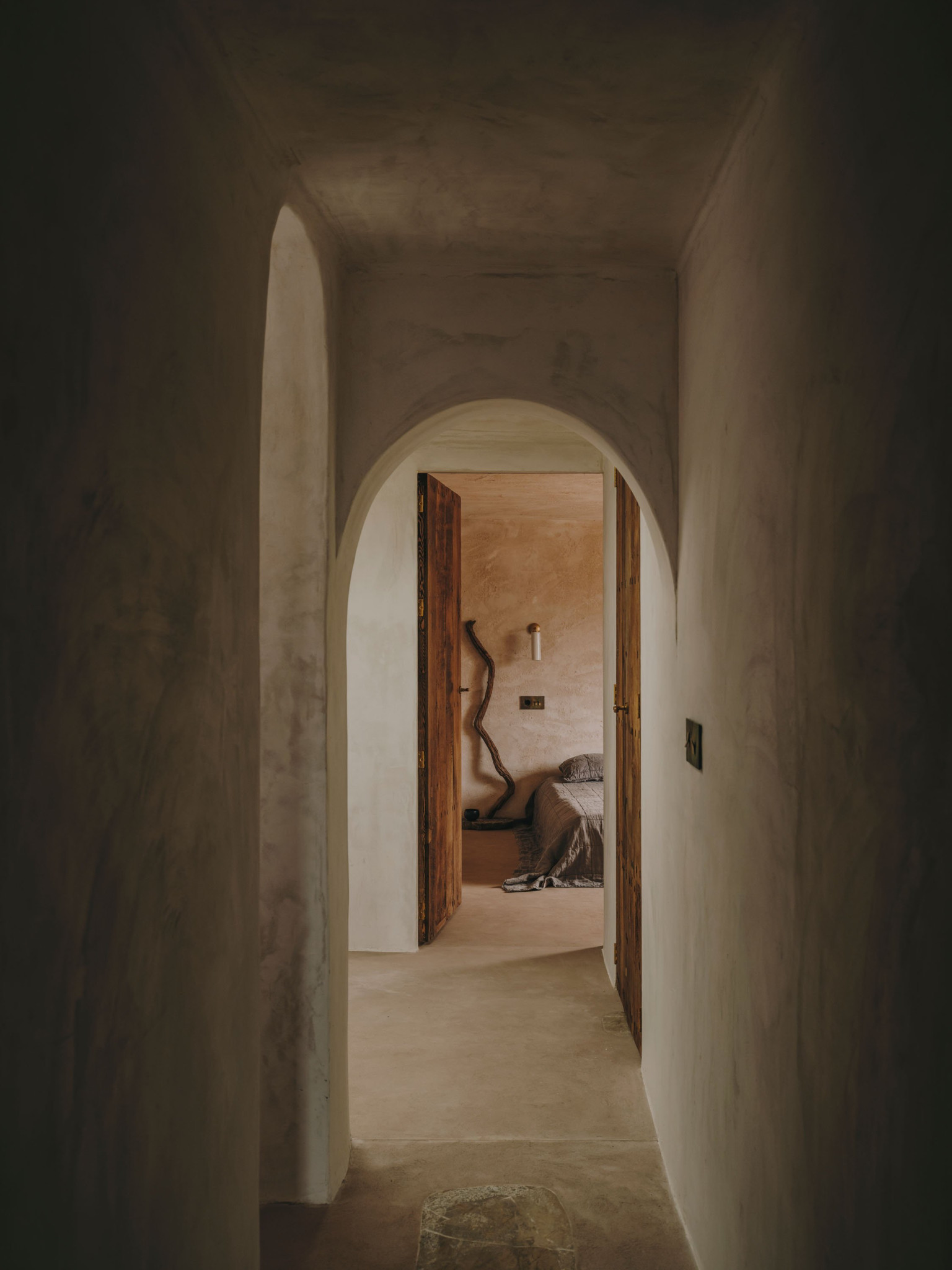terracollhomefishermanhousehallwayarchesbedroom-JIO0g.jpg