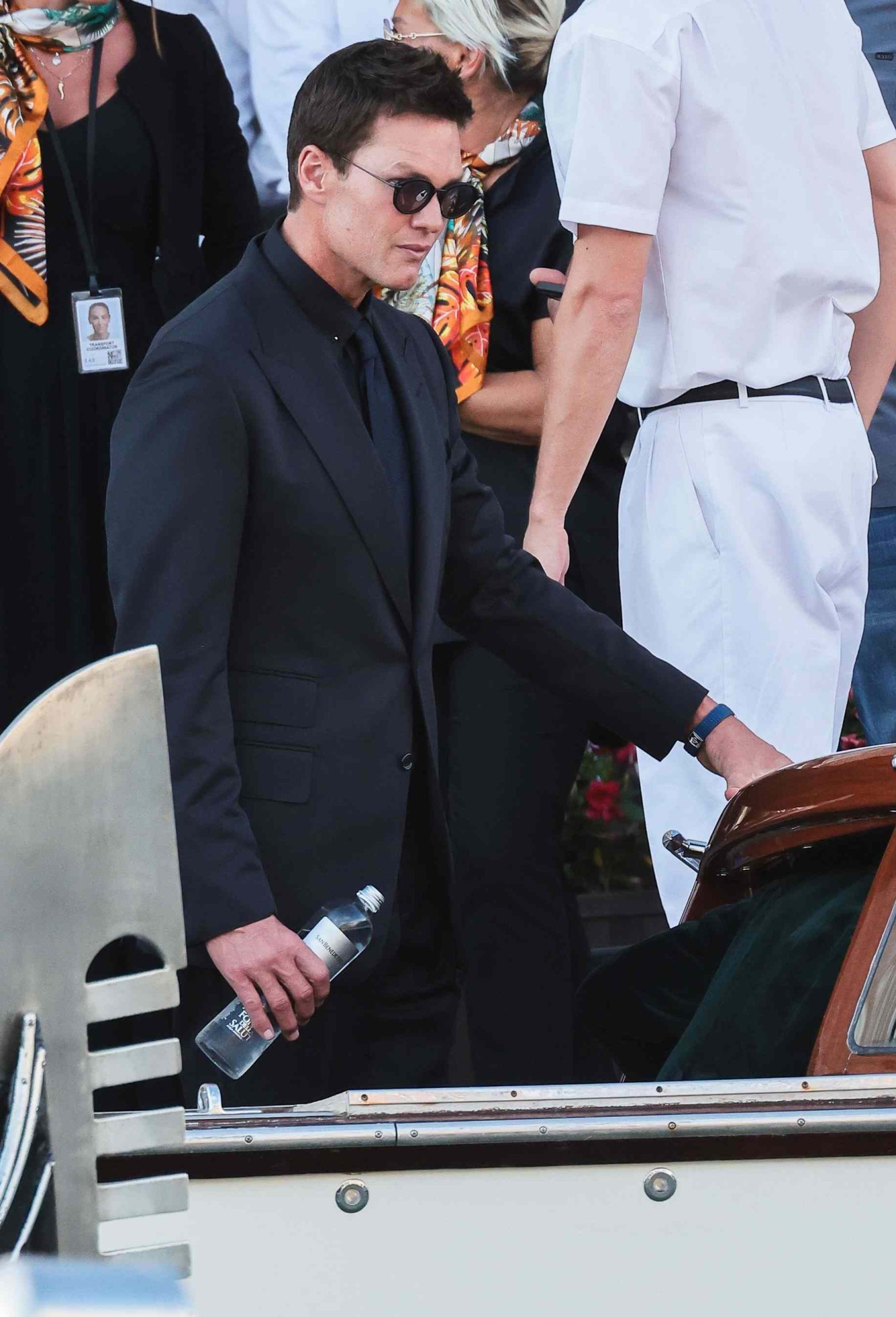 tom-brady-bezos-wedding-1-062725-654fcd13193547889320e1d4149f3082.jpg