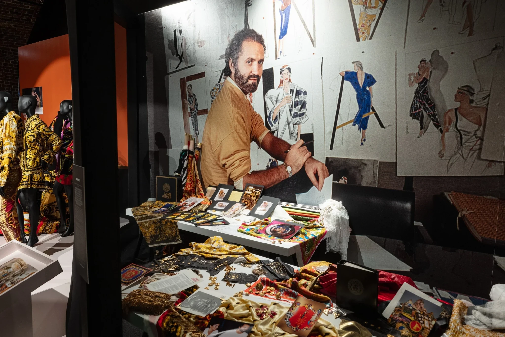 albsut-250714-versace-11329-webjpg.webp