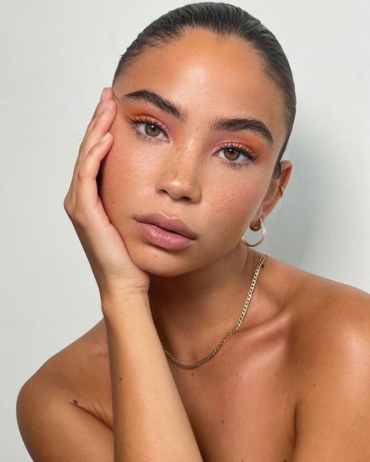 model-christina-nadin-with-ombre-sunset-eyeshadow.jpeg