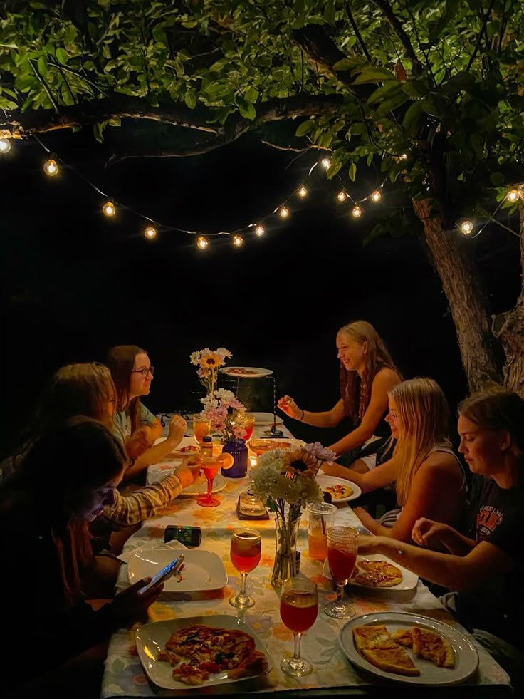 late-summer-dinner-party.jpg