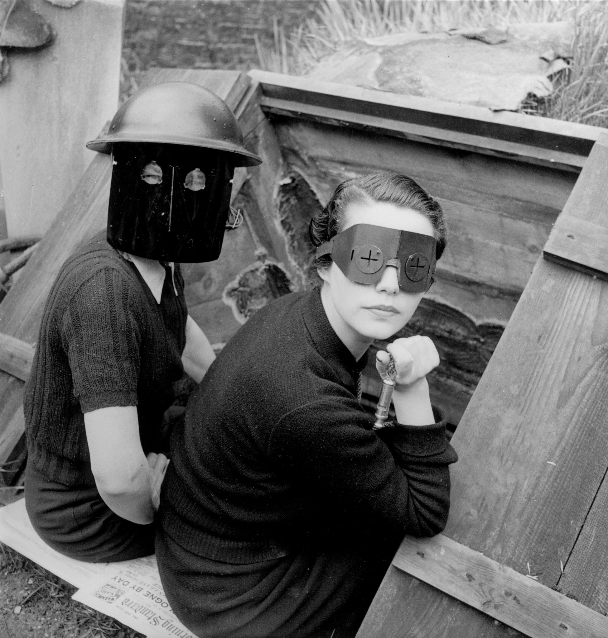 lee-miller-women-at-war.jpg