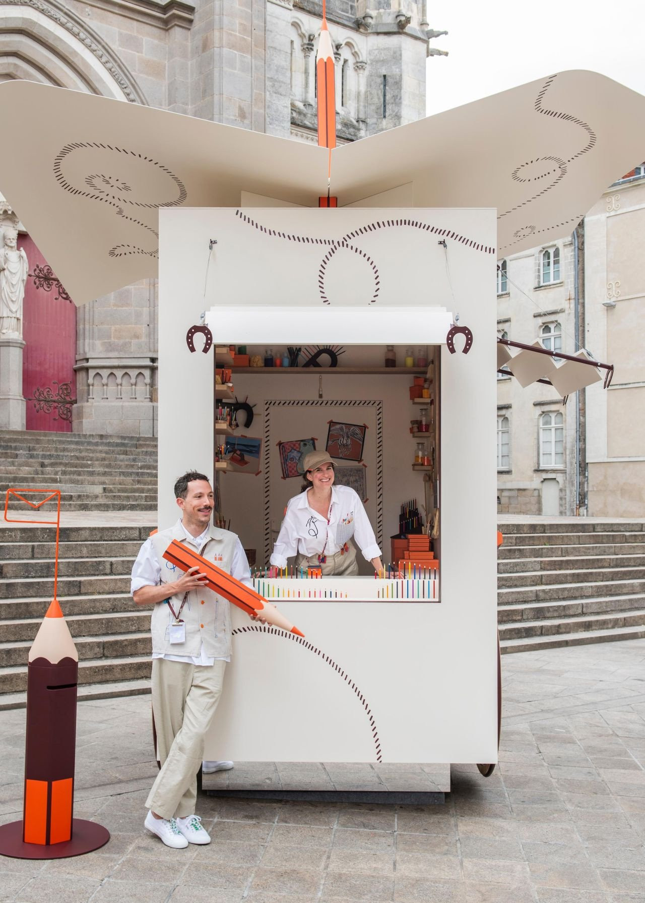 celebrating-craftsmanship-hermes-brings-art-to-life-through-drawing-hube-03.jpeg