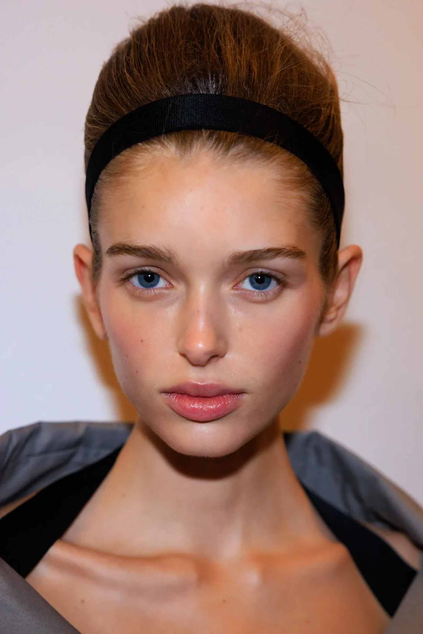 max-mara-mfw-ss26-backstage-acielle-03.webp