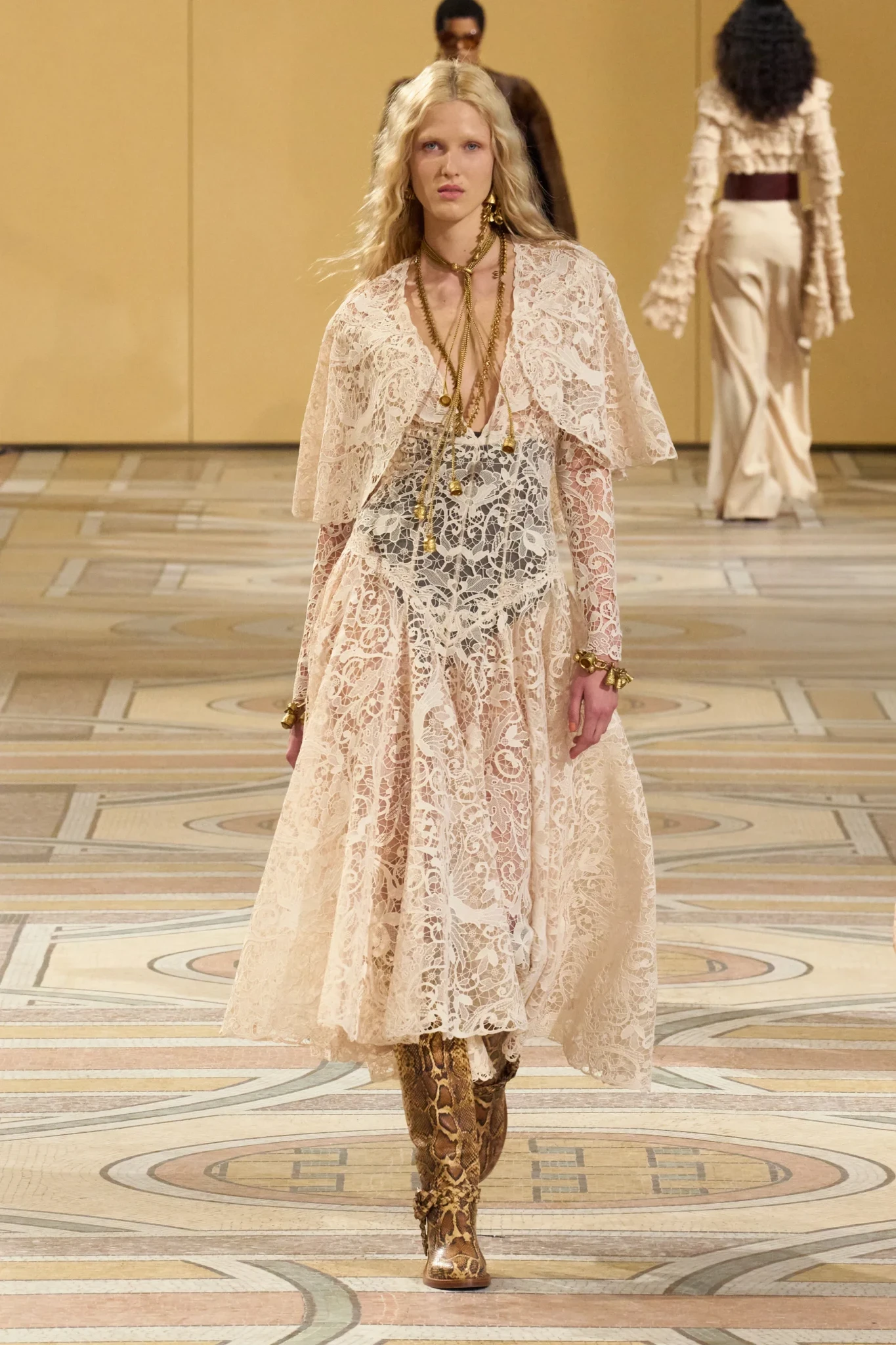 00021-zimmermann-fall-2025-ready-to-wear-credit-gorunway.webp