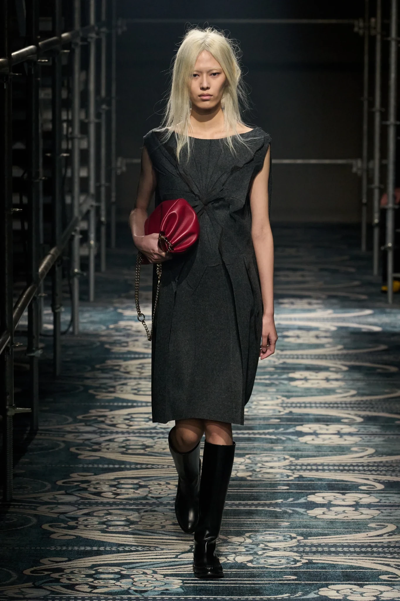 00028-prada-fall-2025-ready-to-wear-credit-gorunway.webp