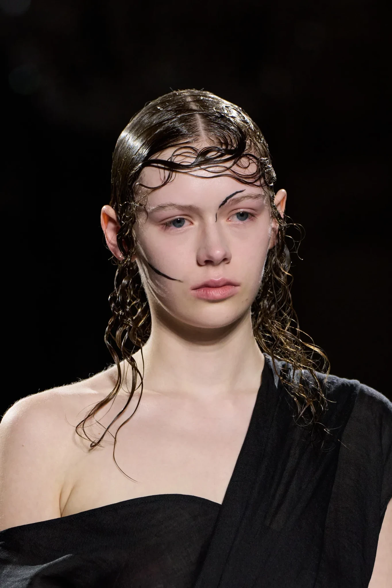 00043-yohji-yamamoto-spring-2026-ready-to-wear-detail-credit-gorunway.webp