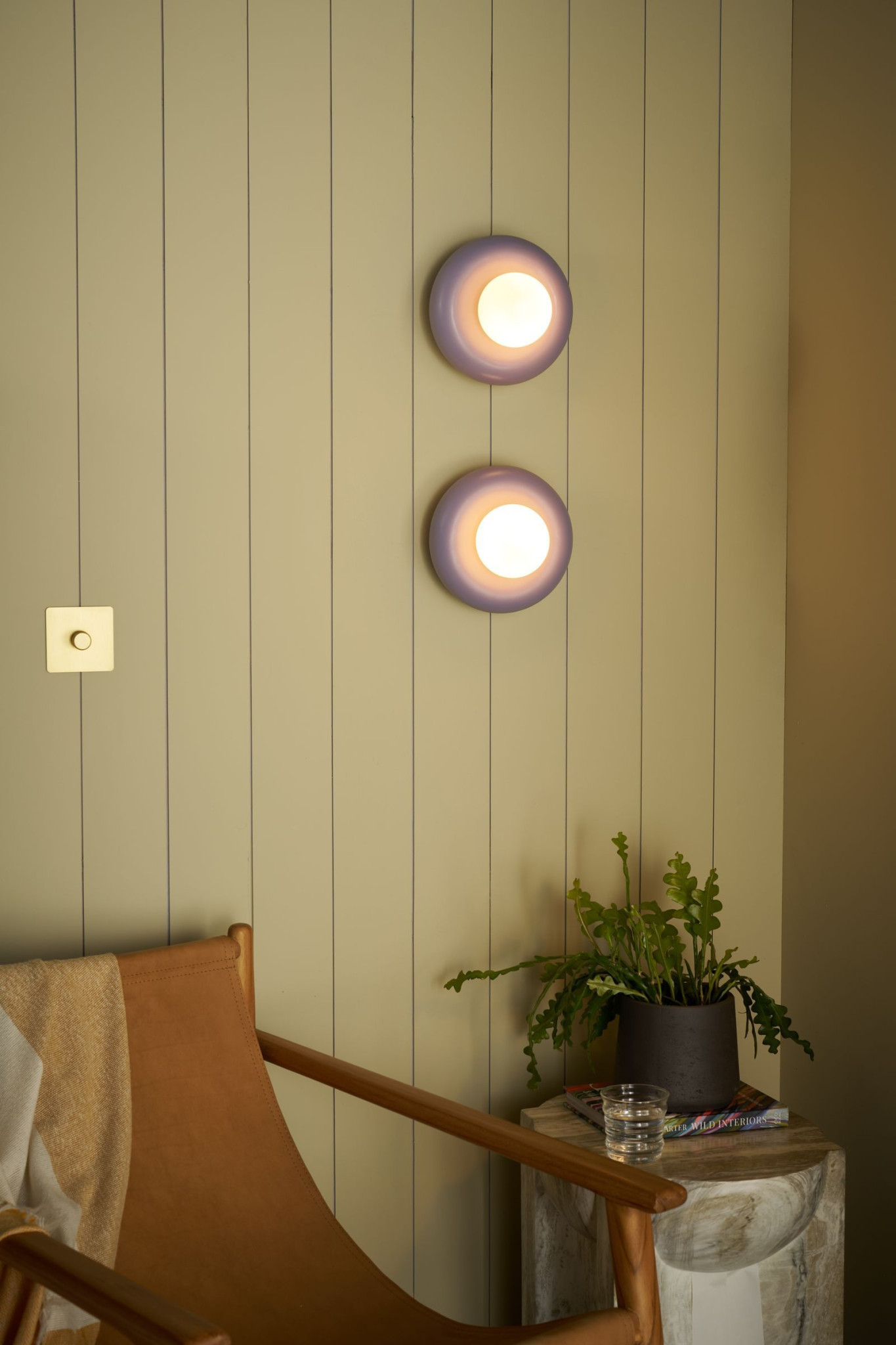 hero-novi-wall-light-lilac-light-onjpgwebp.jpeg