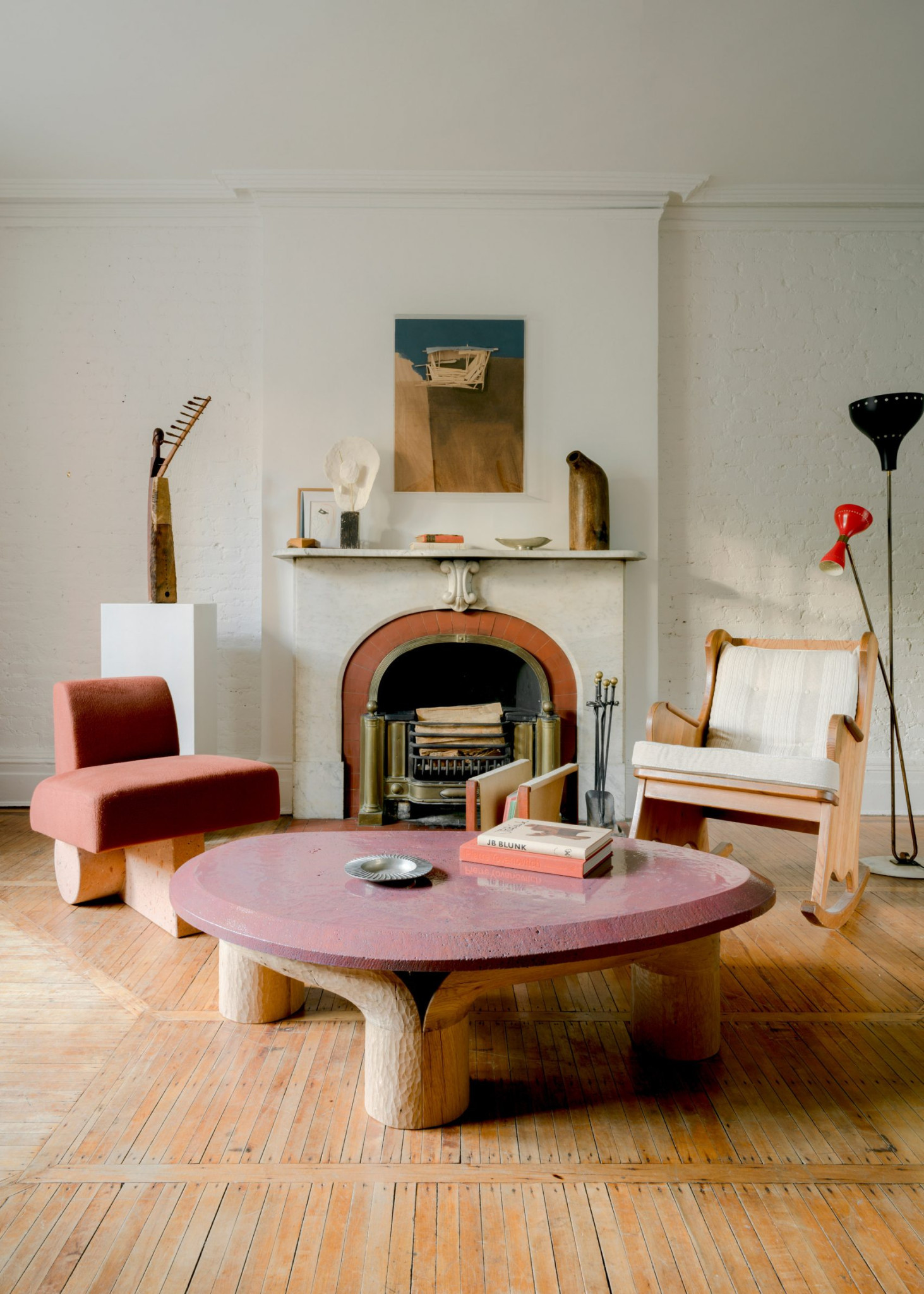 olivier-garce-ian-felton-apartment-gallery-dezeen-2364-col-23-1704x2385.jpg