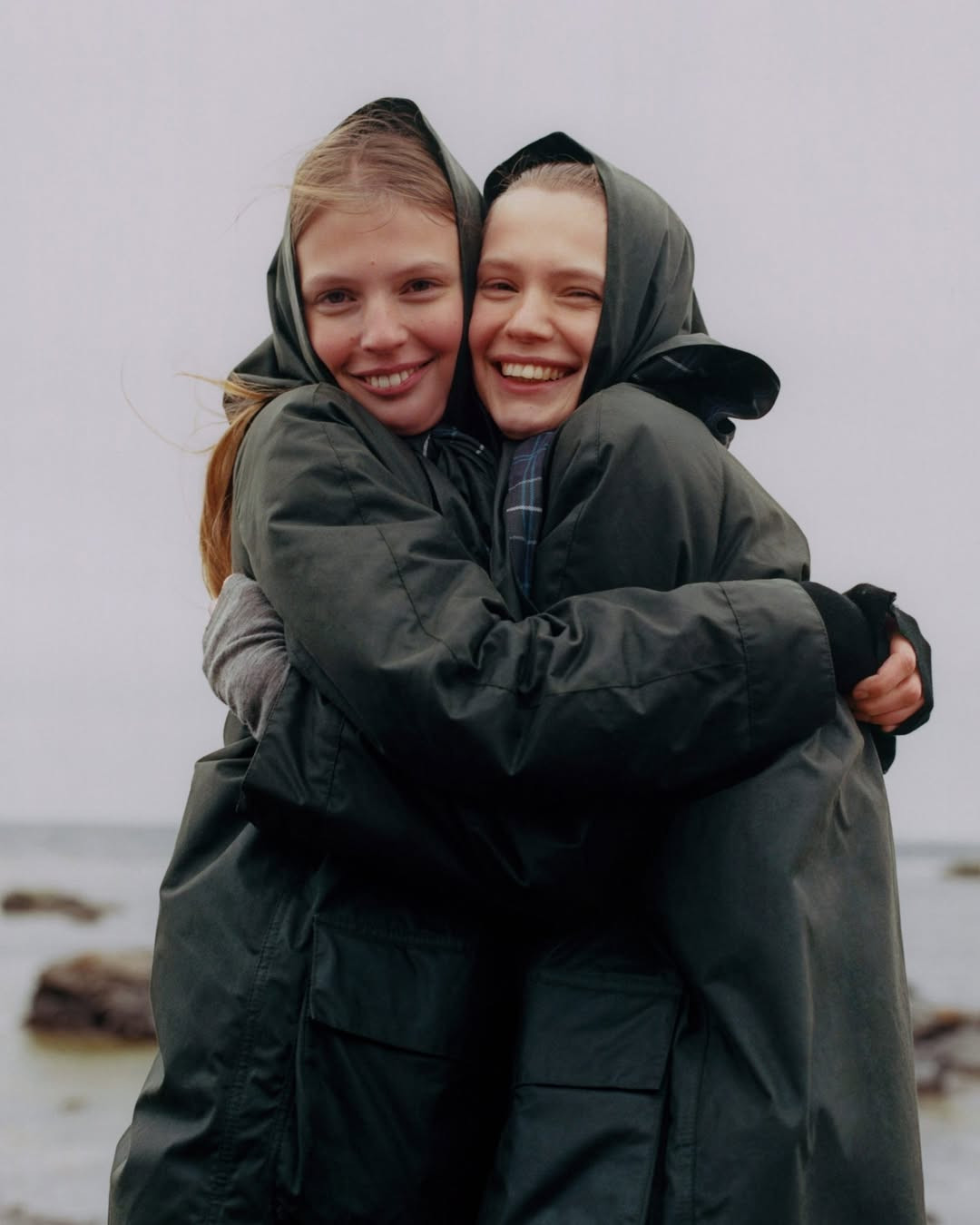 sharing-the-elements-arket-and-barbour-for-aw2501-ellen-and-agnes-wear-the-womens-waxed-cott.jpg