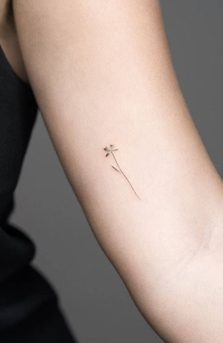 tiny-flower-tattoos-1.jpg