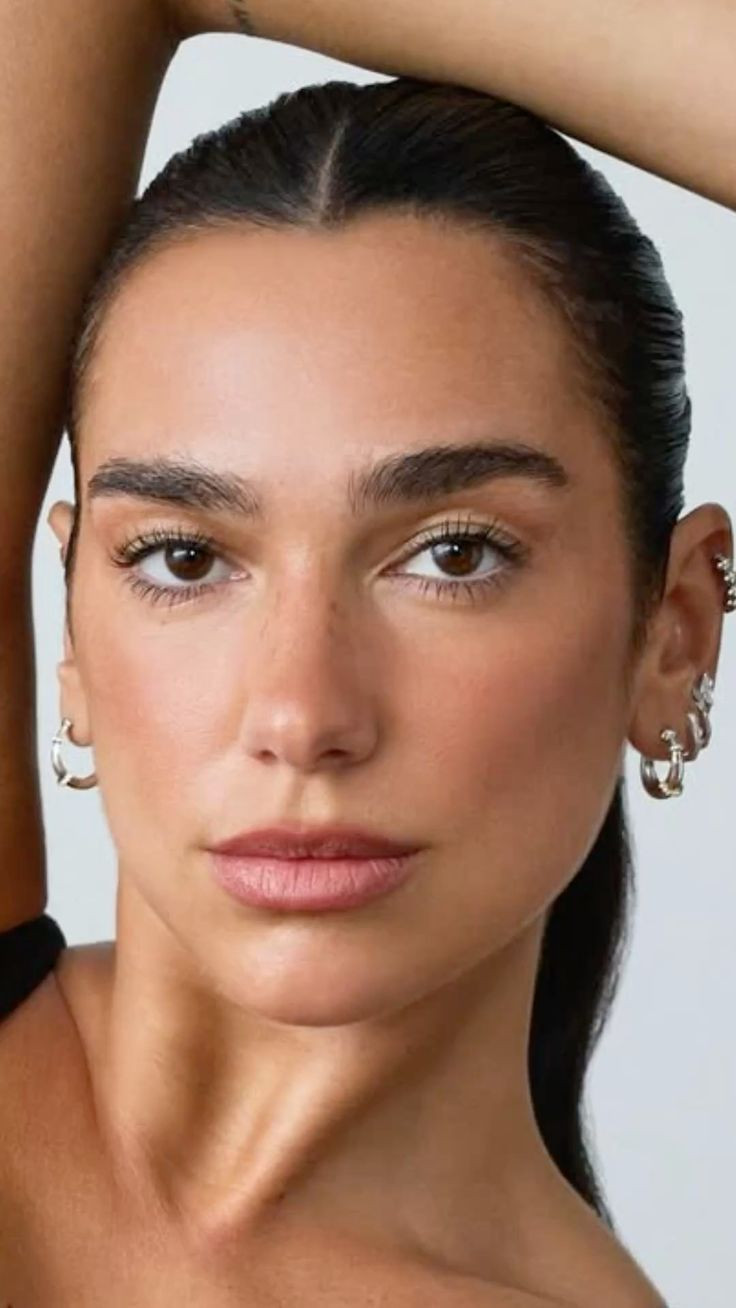 dua-lipa-makeup.jpg