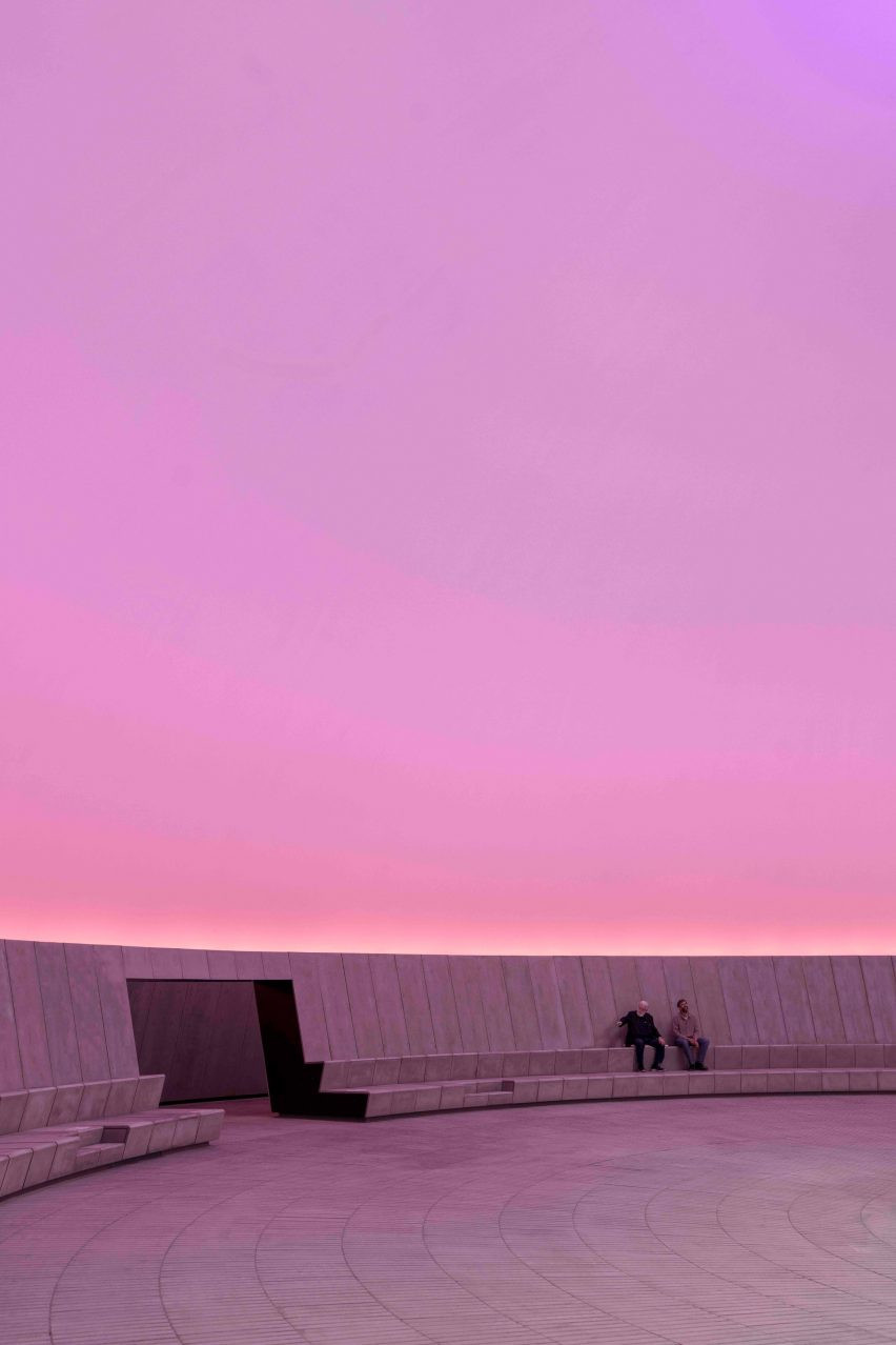 james-turrell-skyspace-denmark-dezeen-2364-col-4-852x1278.jpg