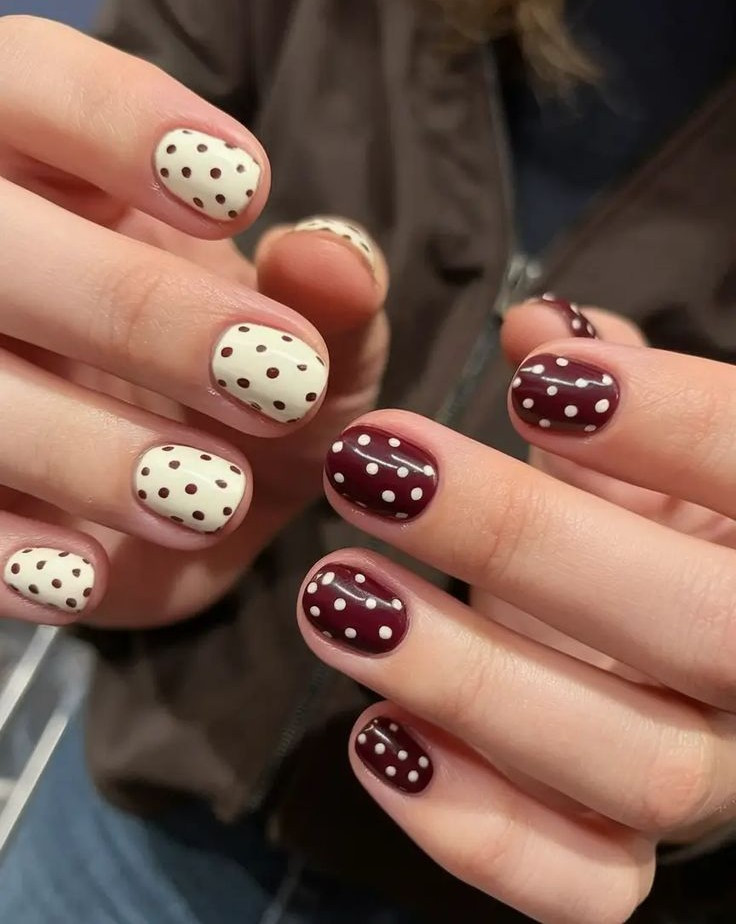 short-fall-nails-2025-trend-ideas-for-almond-square-nails-VDQbO.jpg