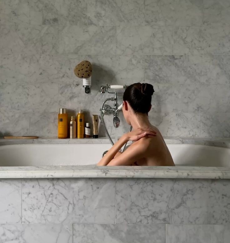 ig-bilanenco-summer-self-care-aesthetic-wellness-aesthetic-photo-ideas-bath-aesthetic.jpg