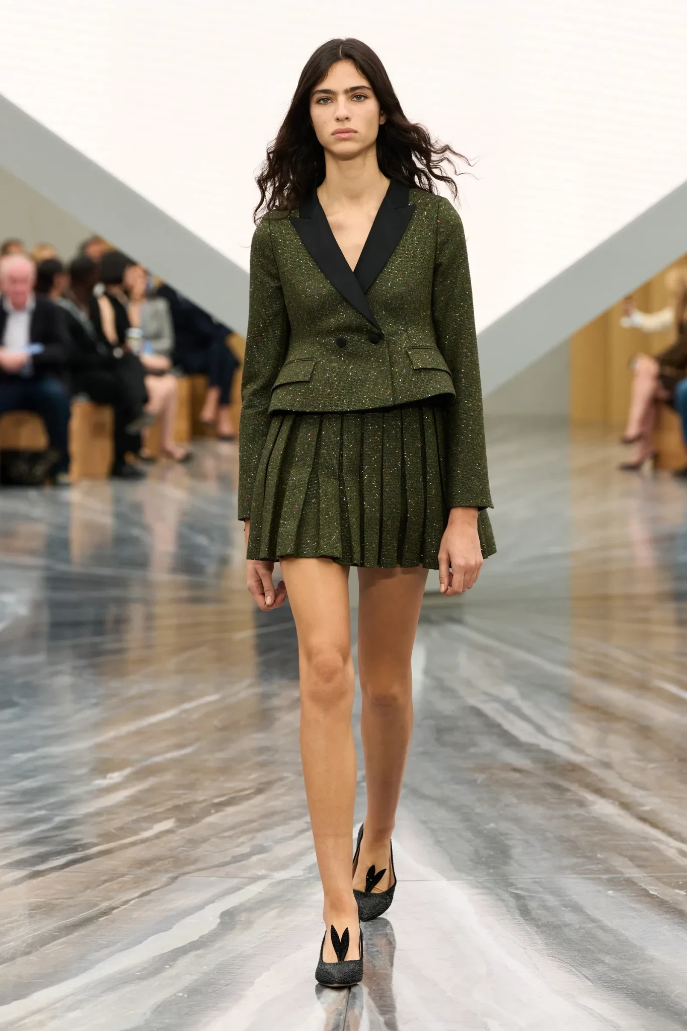00013-christian-dior-spring-2026-ready-to-wear-credit-gorunway-1.webp