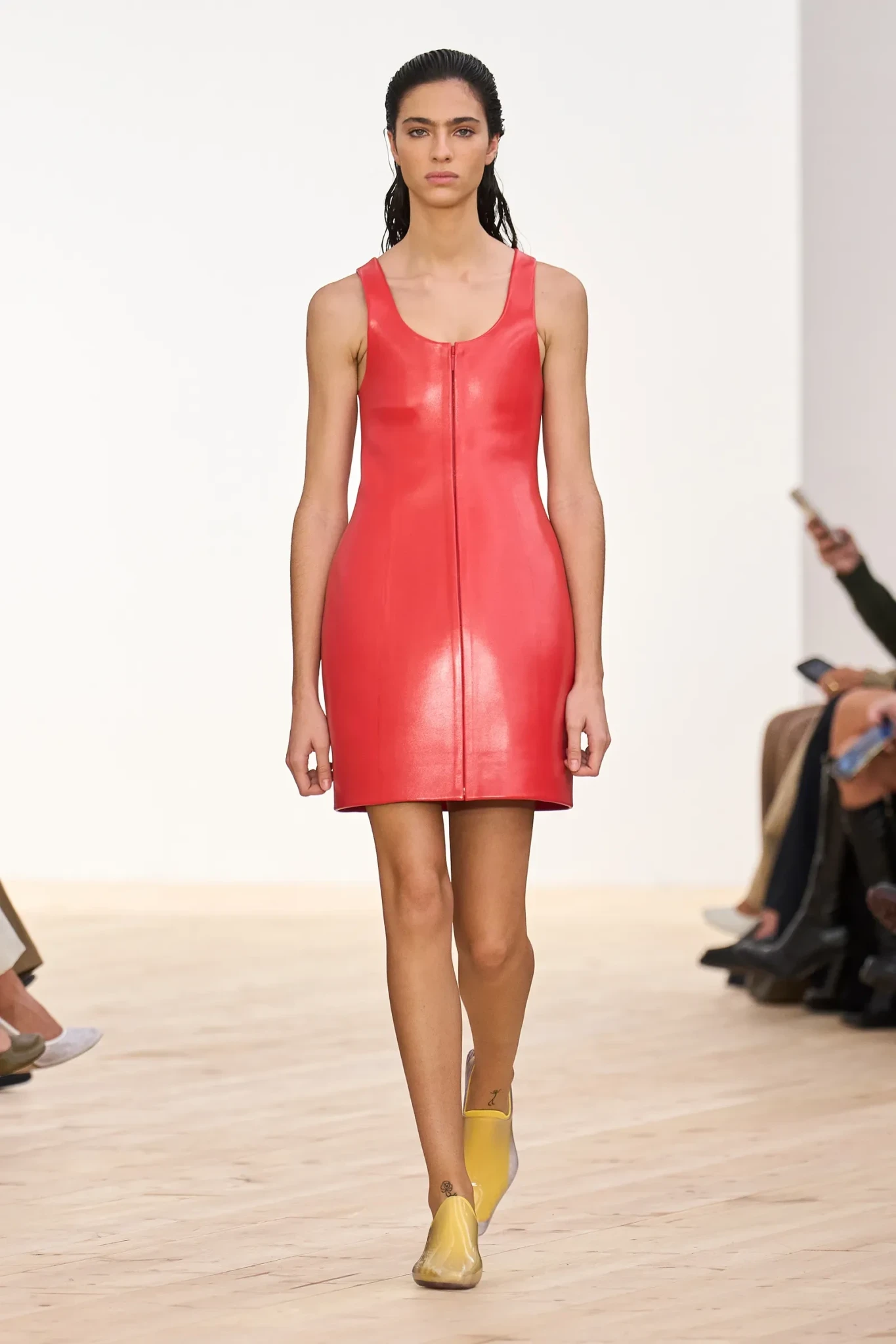 00052-loewe-spring-2026-ready-to-wear-credit-gorunway-1.webp