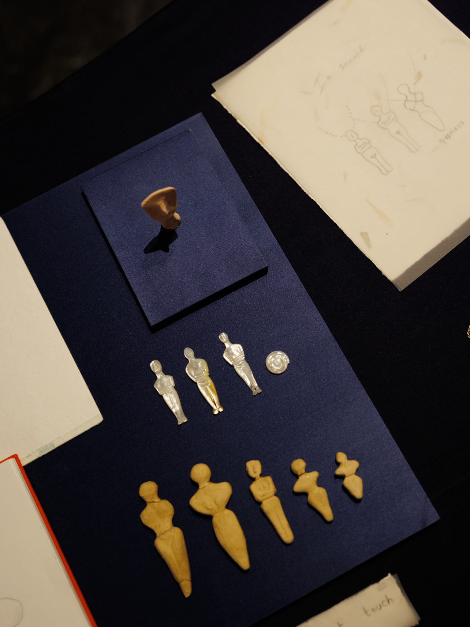 15-installation-shot-photo-spiro-stergiou-c-museum-of-cycladic-art.jpg