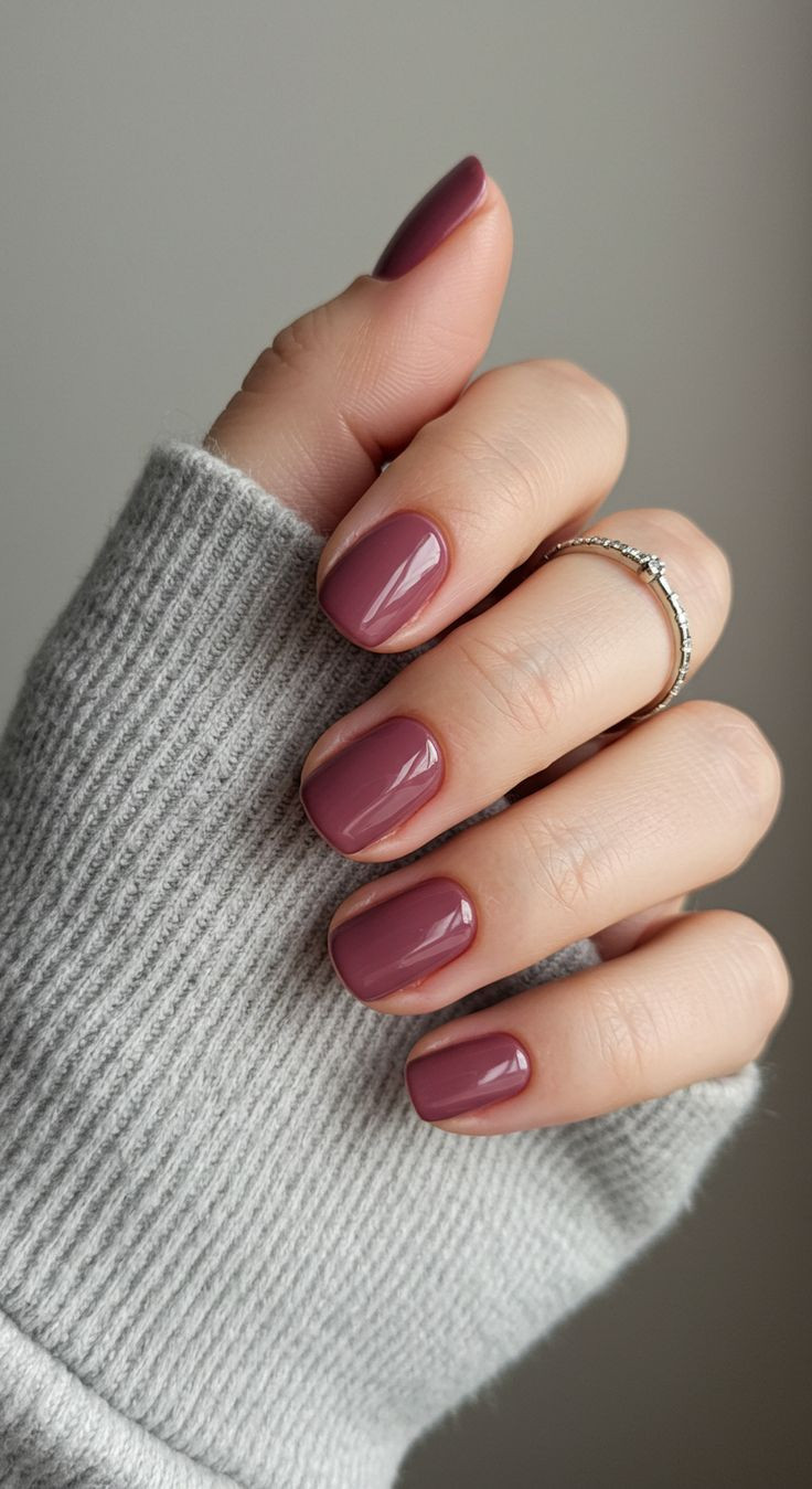 classic-mauve-oval-nails-soft-elegant-timeless.jpg