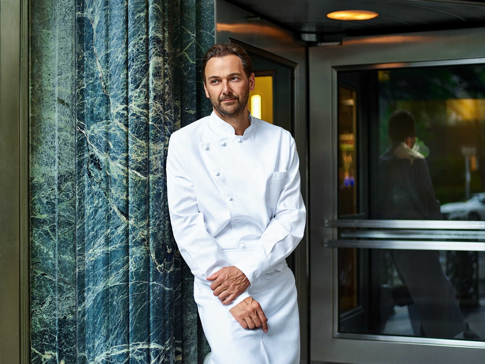 daniel-humm-credit-ye-fan-1.jpg
