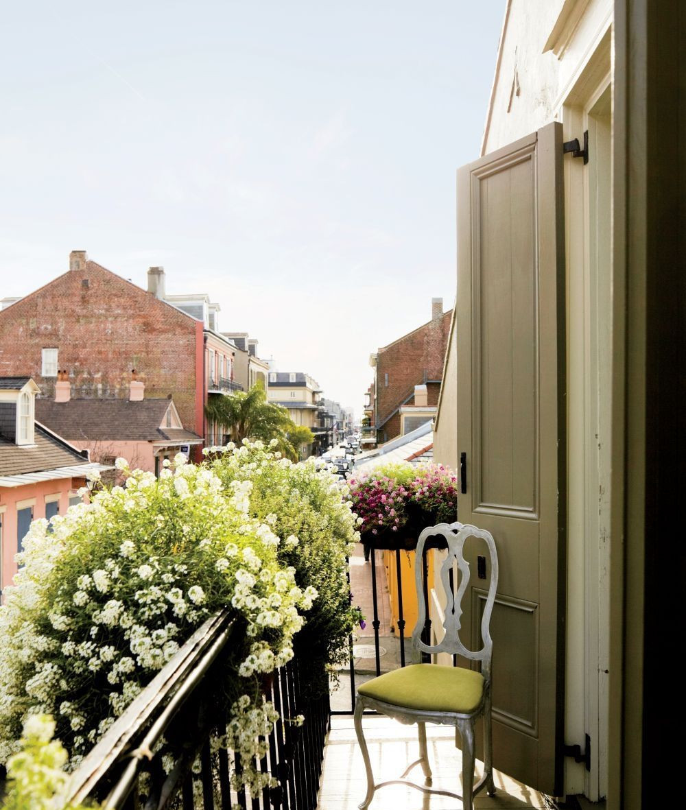 traditional-outdoor-space-new-orleans-louisiana-201305-3-1000-watermarked.jpg