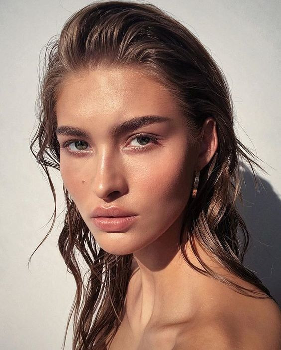 formas-de-peinarte-al-estilo-wet-hair-para-cambiar-tu-look.jpg