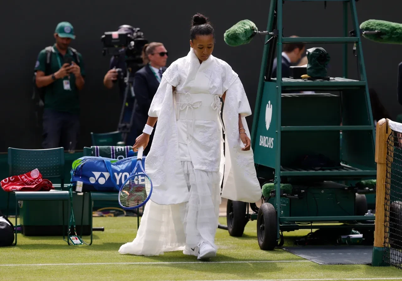 naomi-osaka-walked-onto-the-wimbledon-grass-in-a-kimono-inspired-bridal-gown-bui.webp
