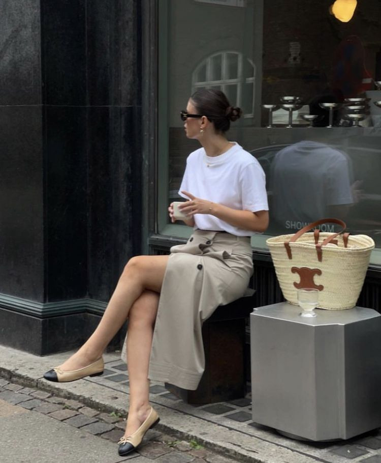 the-straw-bag.jpg