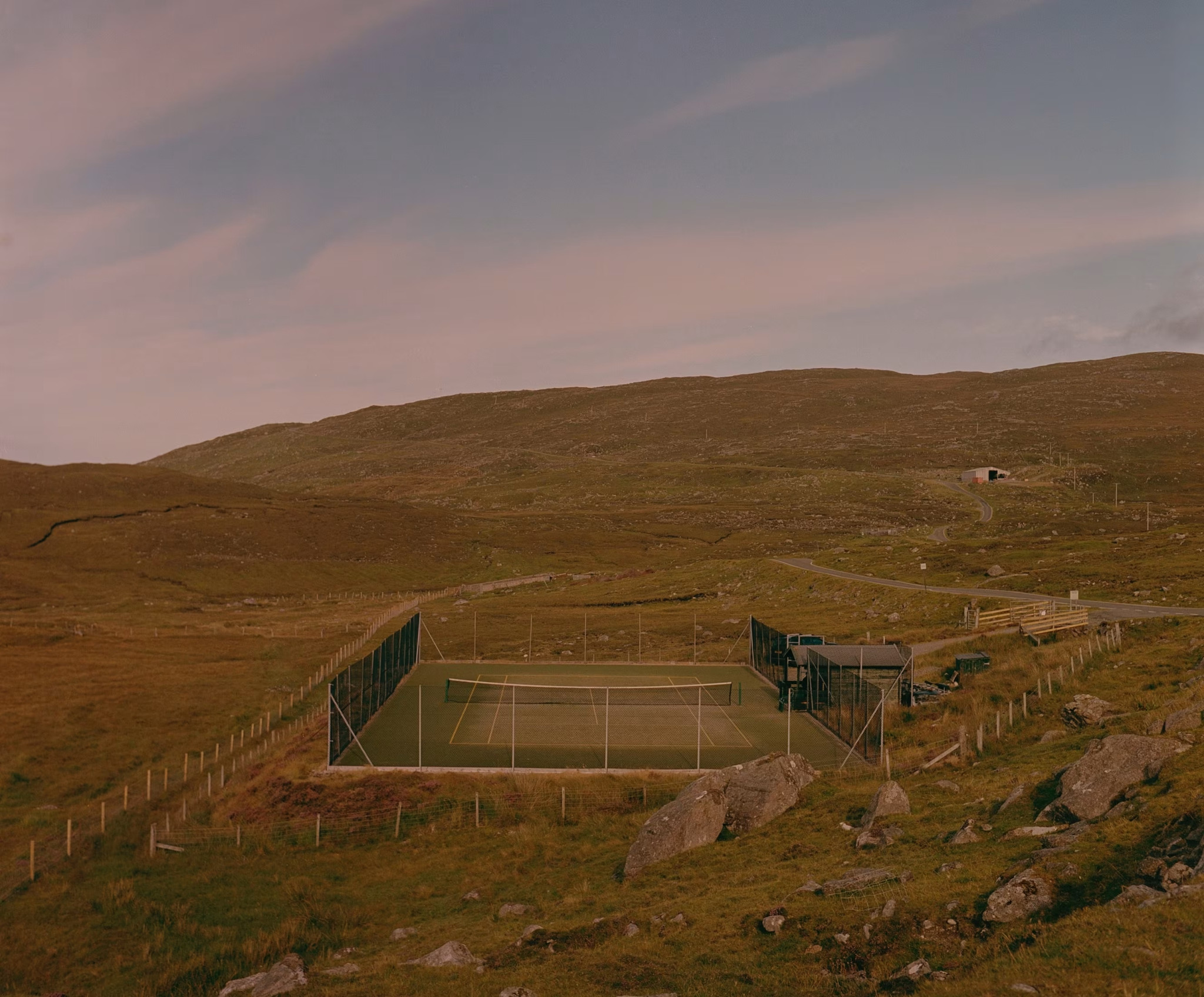 bunabhainneadar-tennis-court.jpg